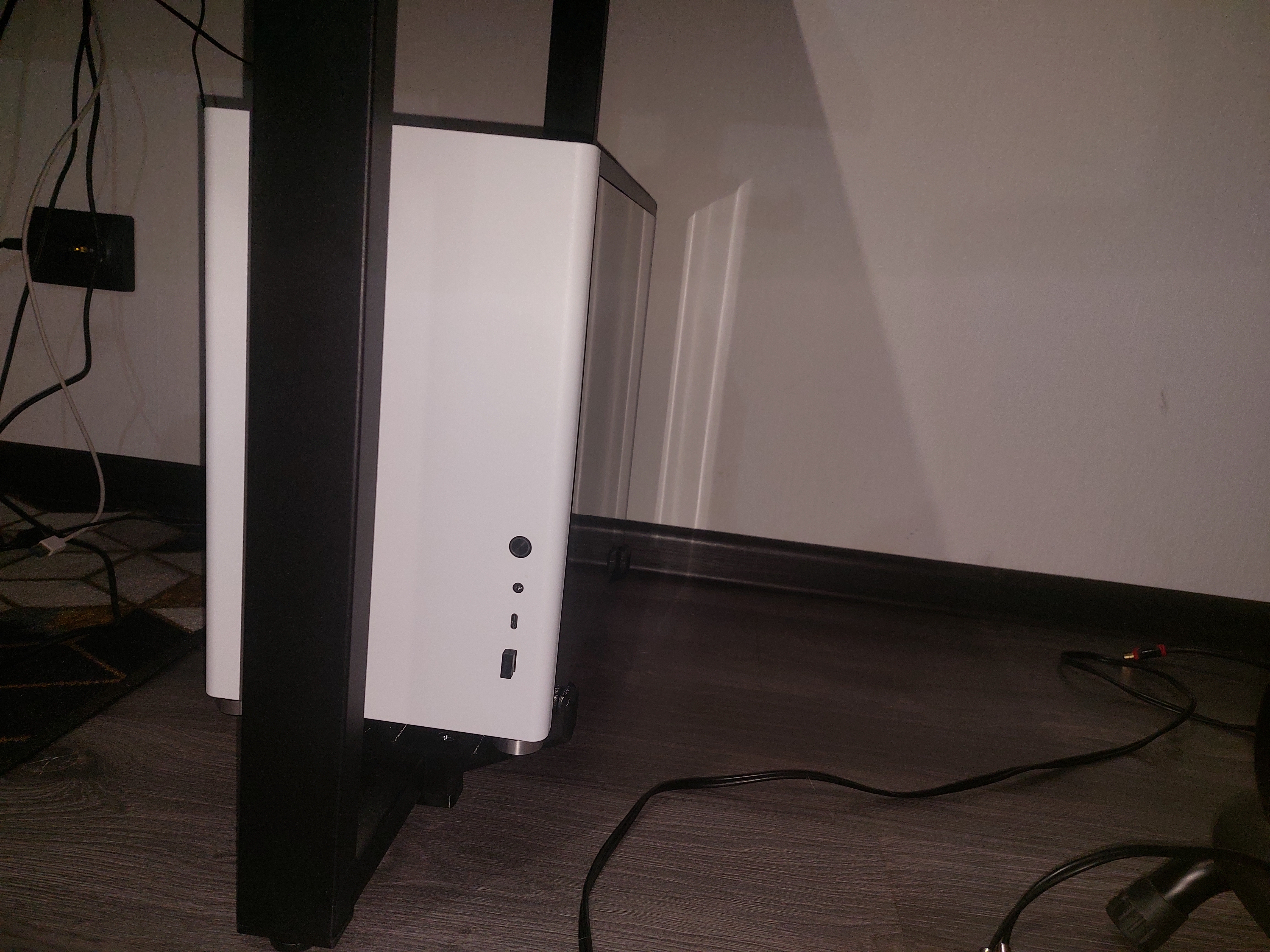 PC masaya monte. (Plastik Aparattır!!!)