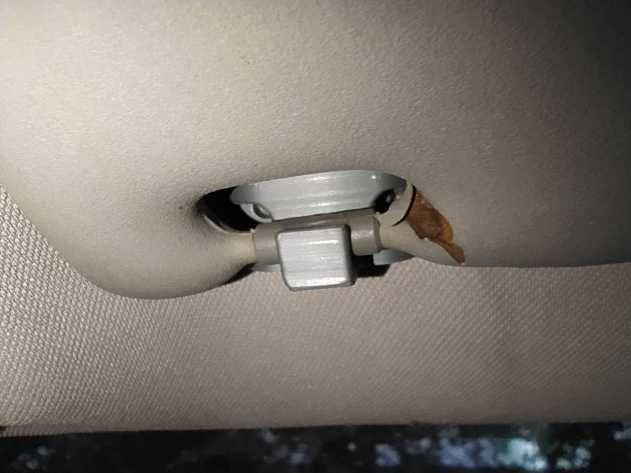 Audi C4 vizör sabitleme (Plastik Aparattır!!!)