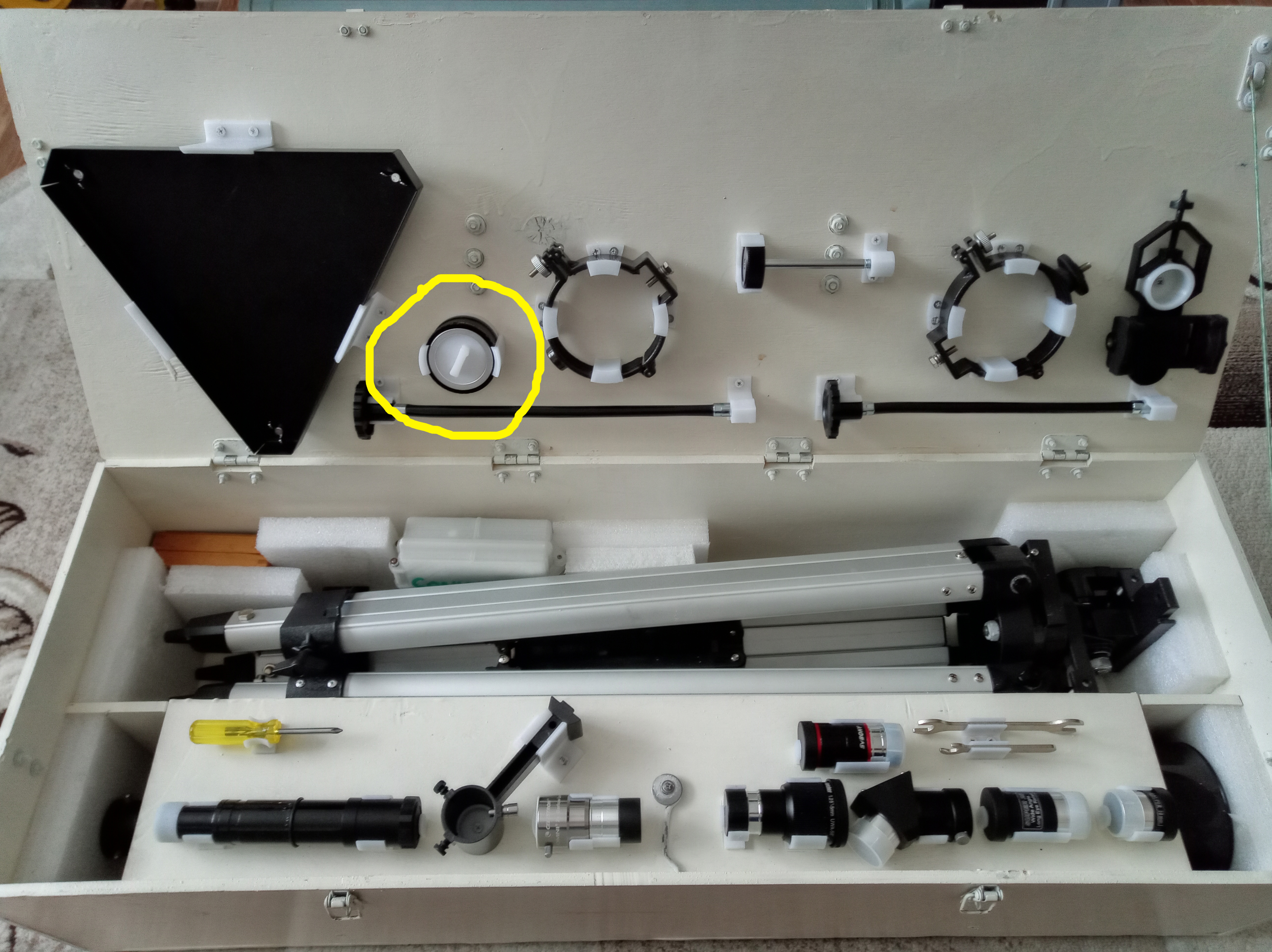 Teleskopun elemanlarının bir dizi bağlantı elemanı: M42 - EOS.M adaptörü (Plastik Aparattır!!!) Teleskopun elemanlarının bir dizi bağlantı elemanı: M42 - EOS.M adaptörü (Plastik Aparattır!!!)