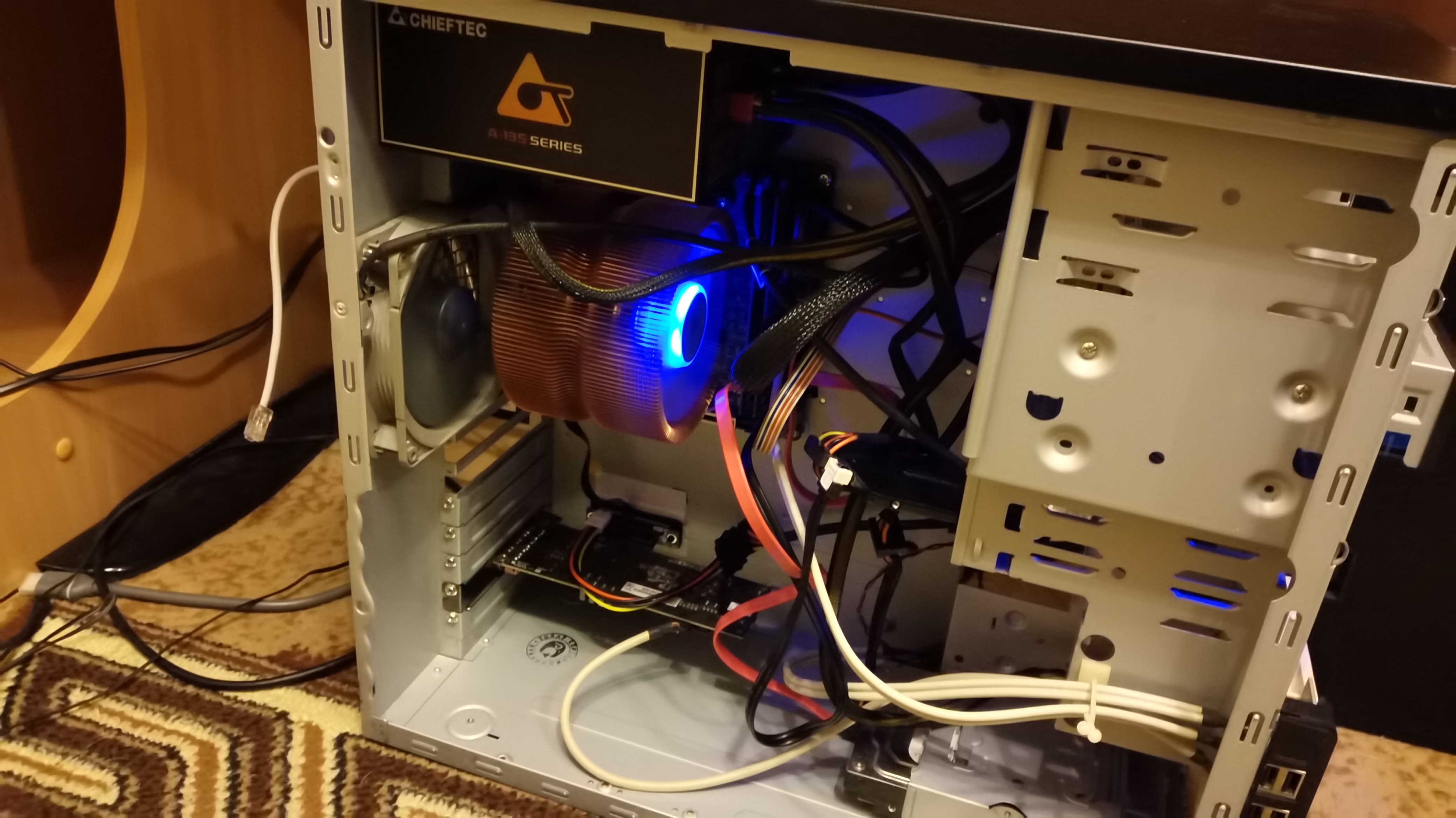 Zalman CNPS9700 LED soğutucu AM4 soketine montaj (Plastik Aparattır!!!) Zalman CNPS9700 LED soğutucu AM4 soketine montaj (Plastik Aparattır!!!)