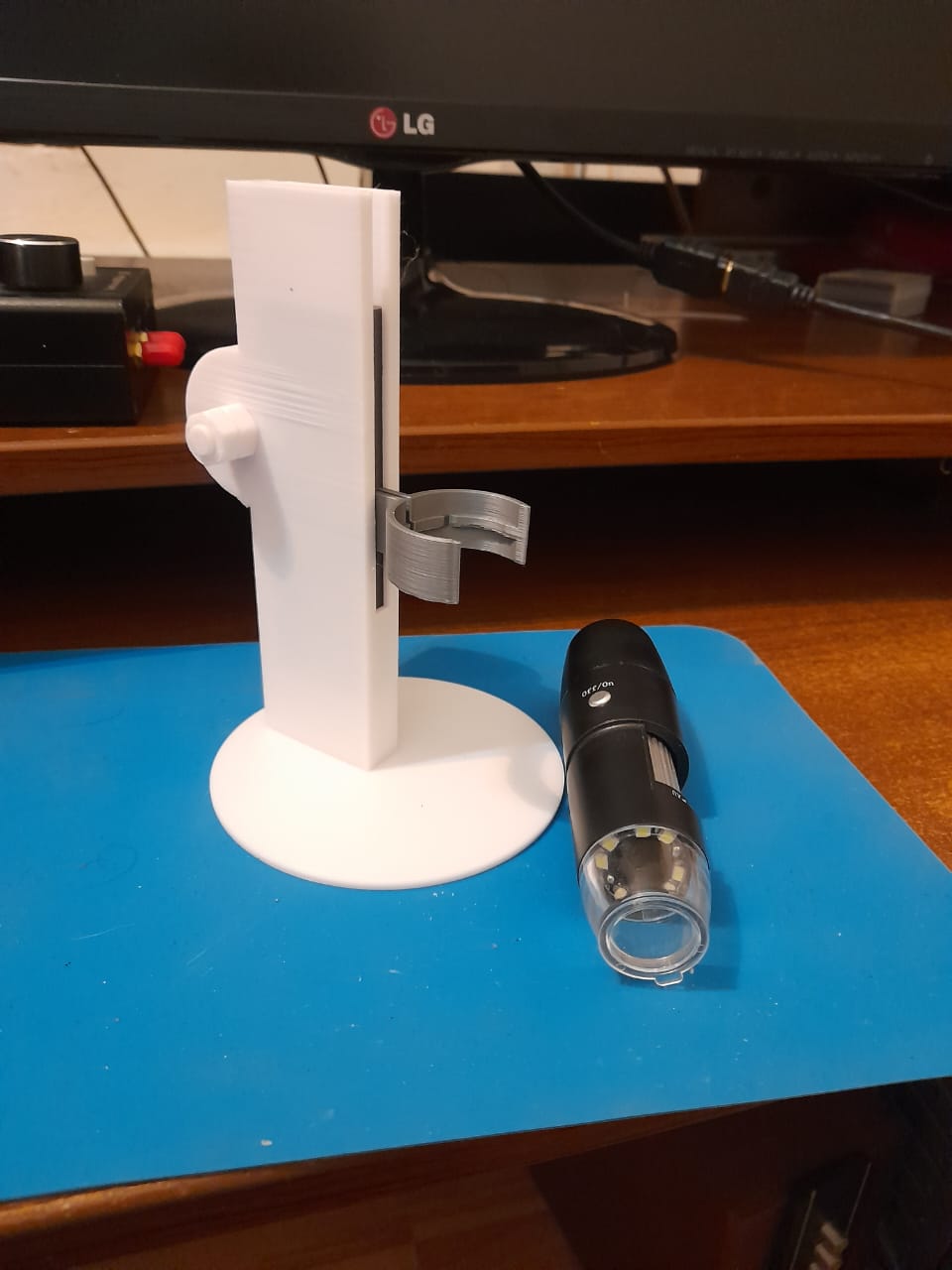 W04, W05A ve benzeri tip mikroskoplar için tripod (Plastik Aparattır!!!)