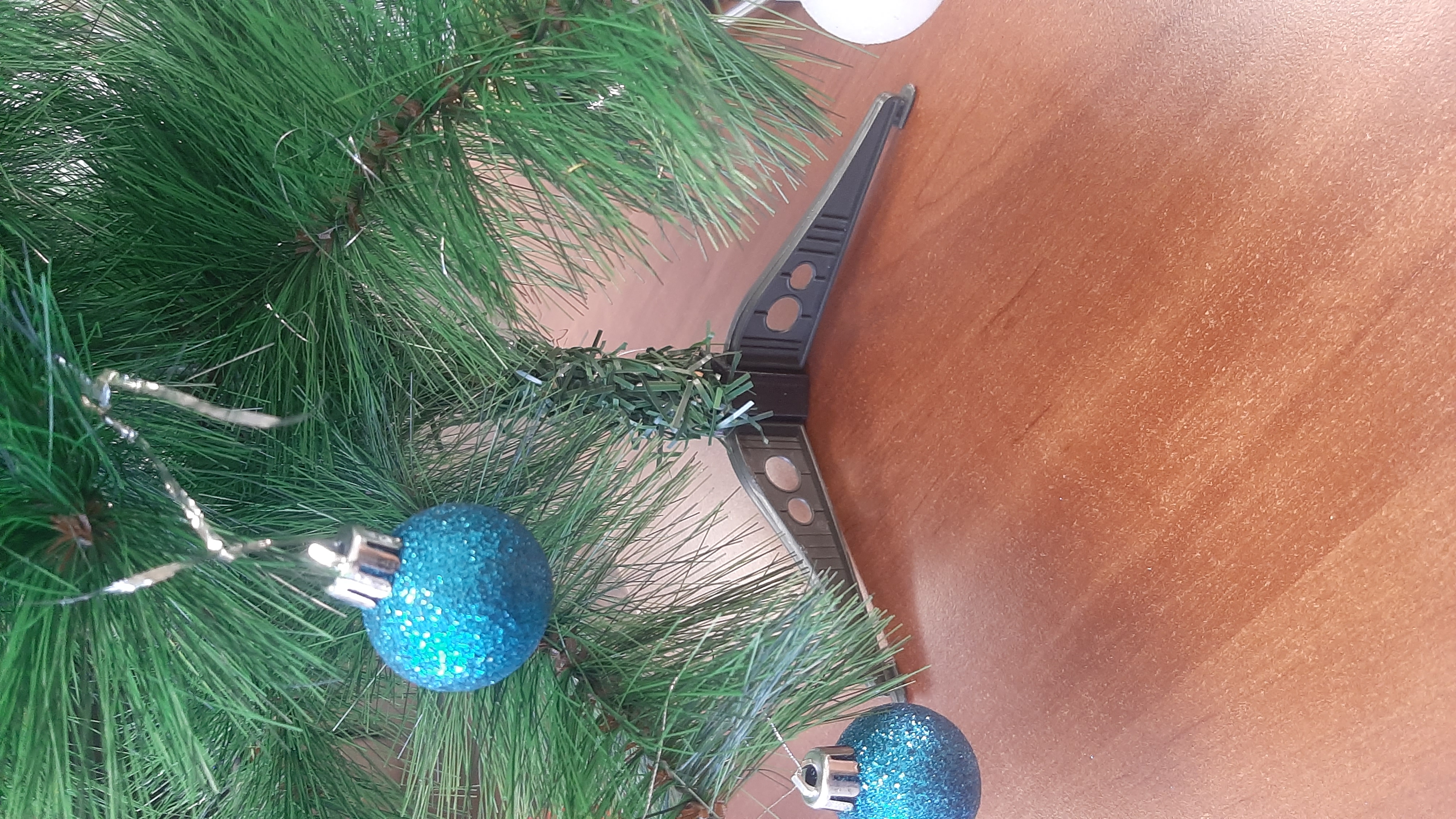 Noel ağacı standının detayı (Plastik Aparattır!!!)