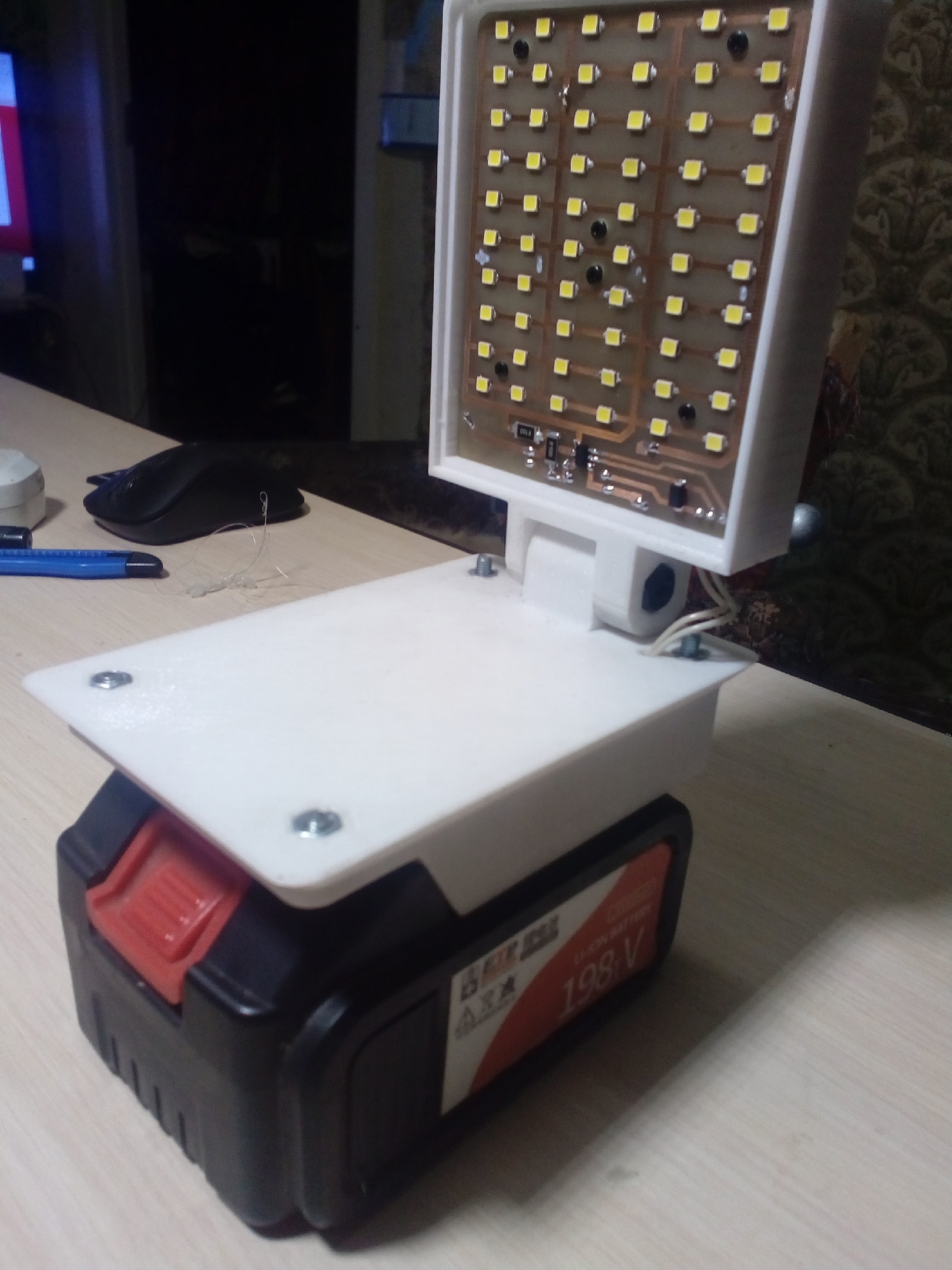 18. yüzyılın feneri (Plastik Aparattır!!!) 18. yüzyılın feneri (Plastik Aparattır!!!)