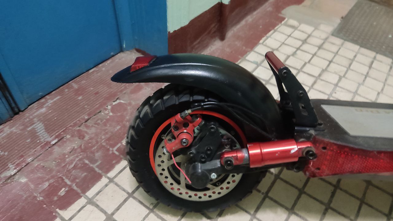 Kugoo M4 Pro 2022 için kablo koruyucu gövde (Plastik Aparattır!!!)