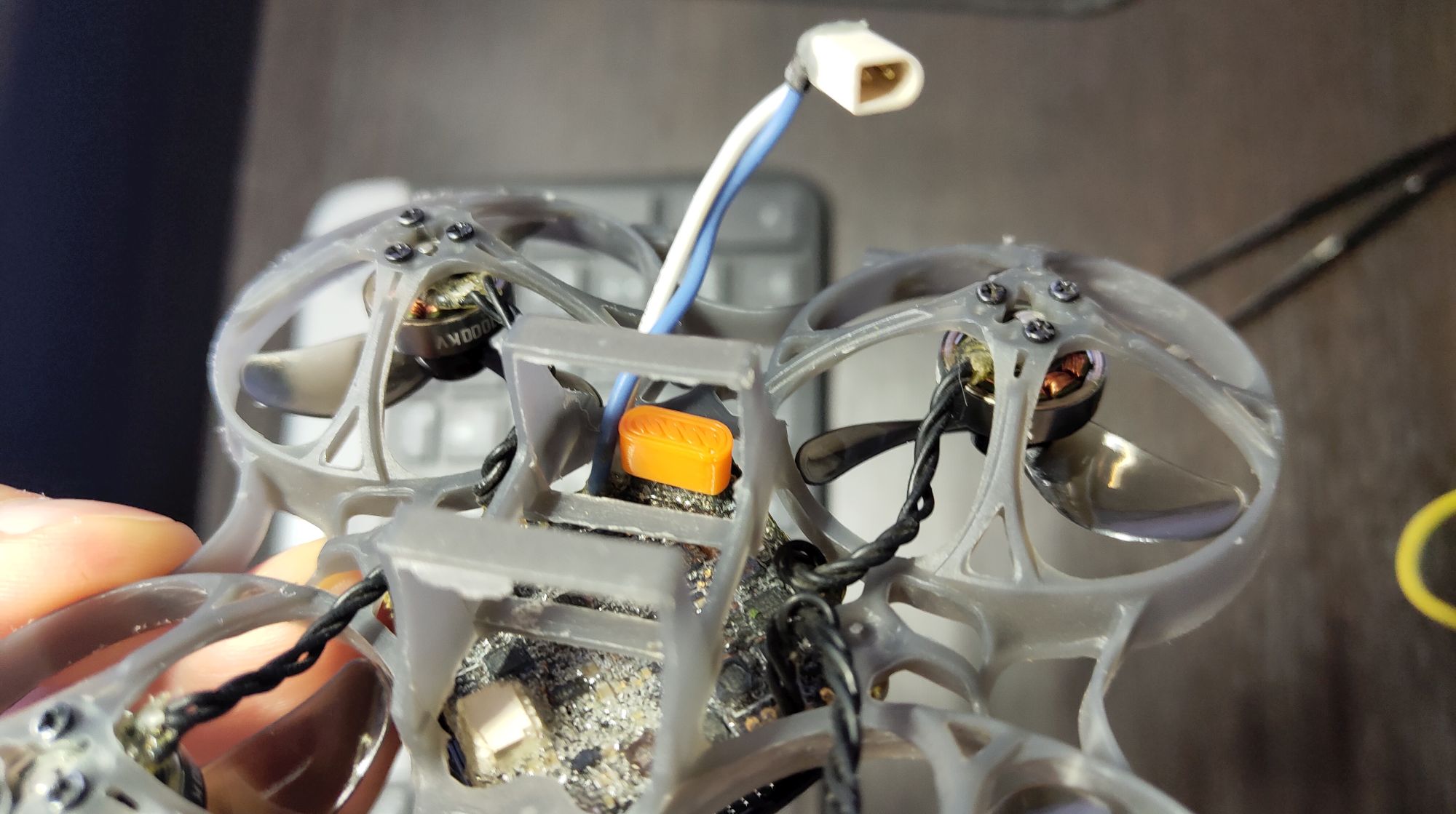 FPV uçuş kontrol cihazı konektörlerini kapatmak için fişler. (Plastik Aparattır!!!)