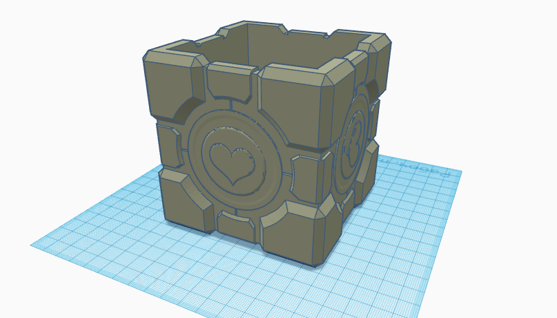 Game Portal 2'den bir küp şeklinde pot. (Plastik Aparattır!!!)