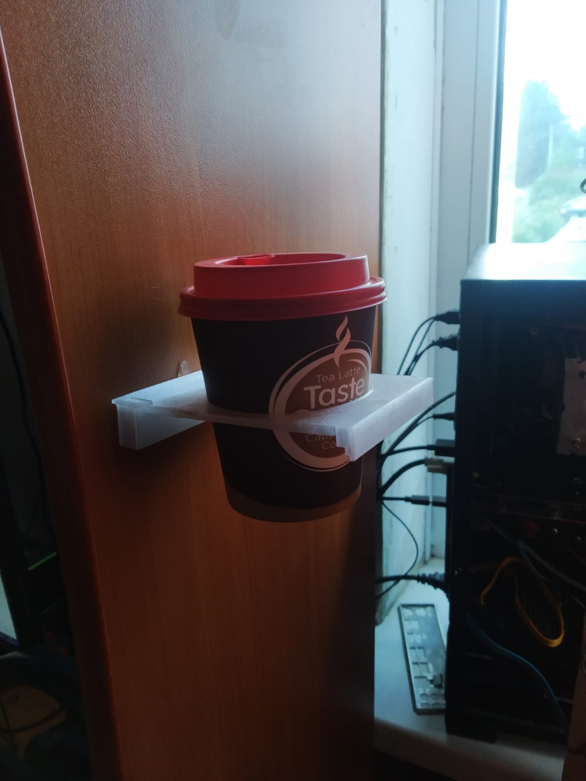 Dikey arabada bardak tutucu (Plastik Aparattır!!!)