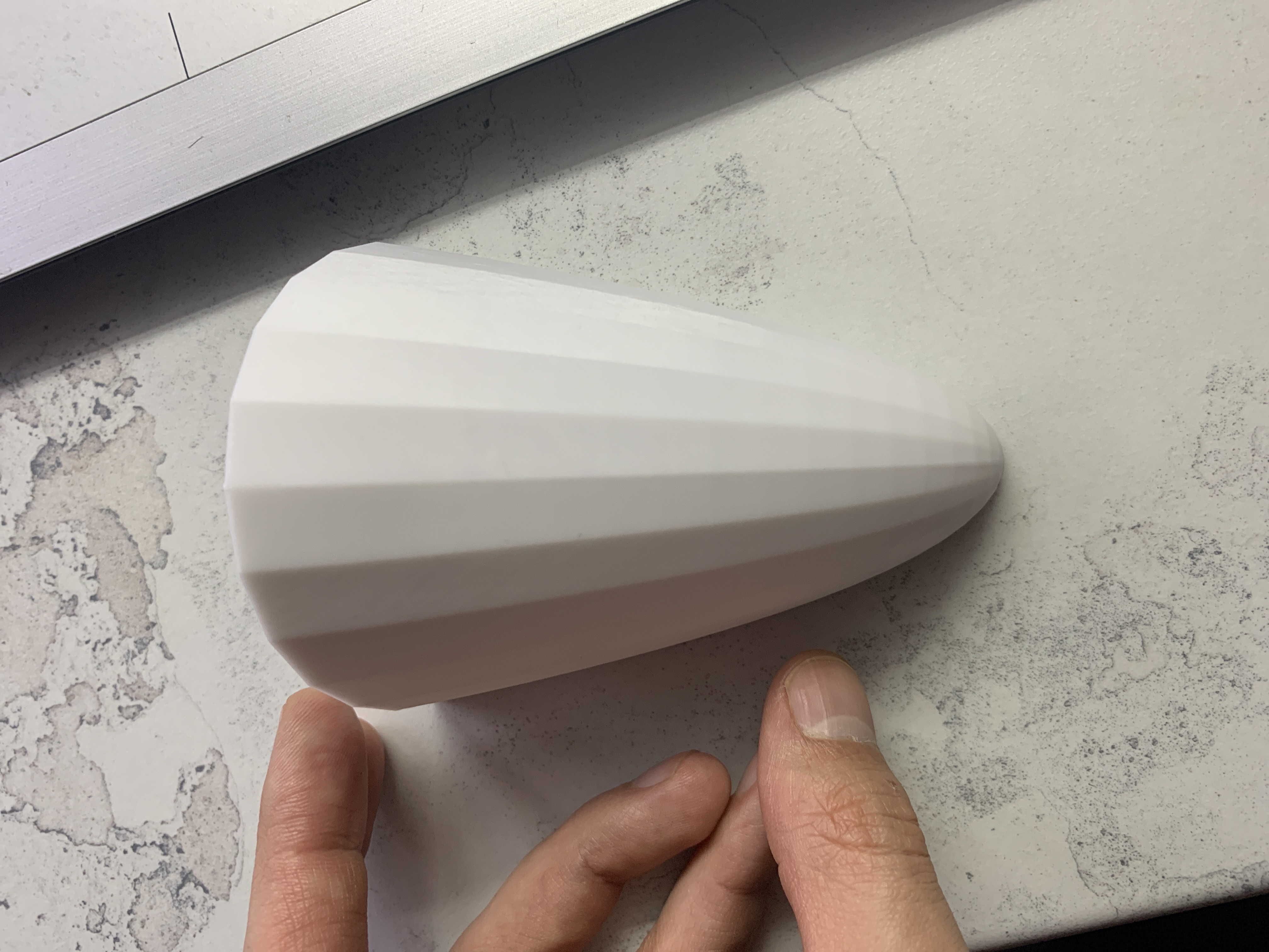 Diş fırçalarının altındaki fincan (Plastik Aparattır!!!)