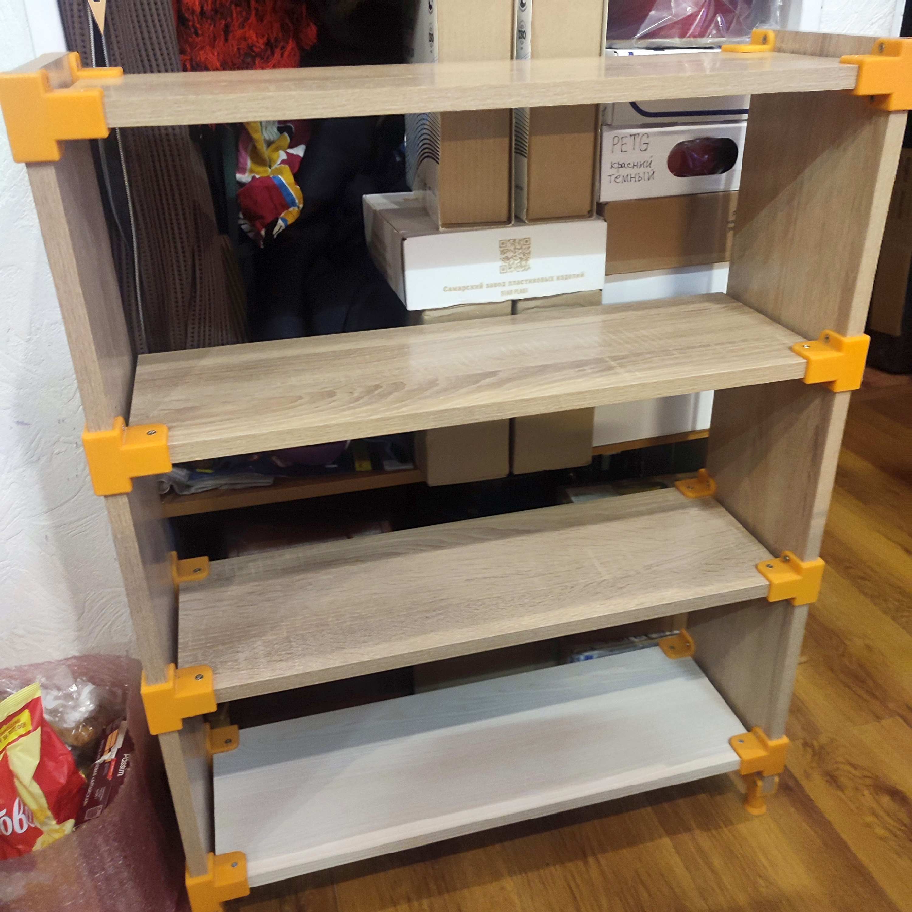 16 mm'lik parçalayıcıdan basit raflar ve küçük raflar üretimi için t-konektör (Plastik Aparattır!!!)