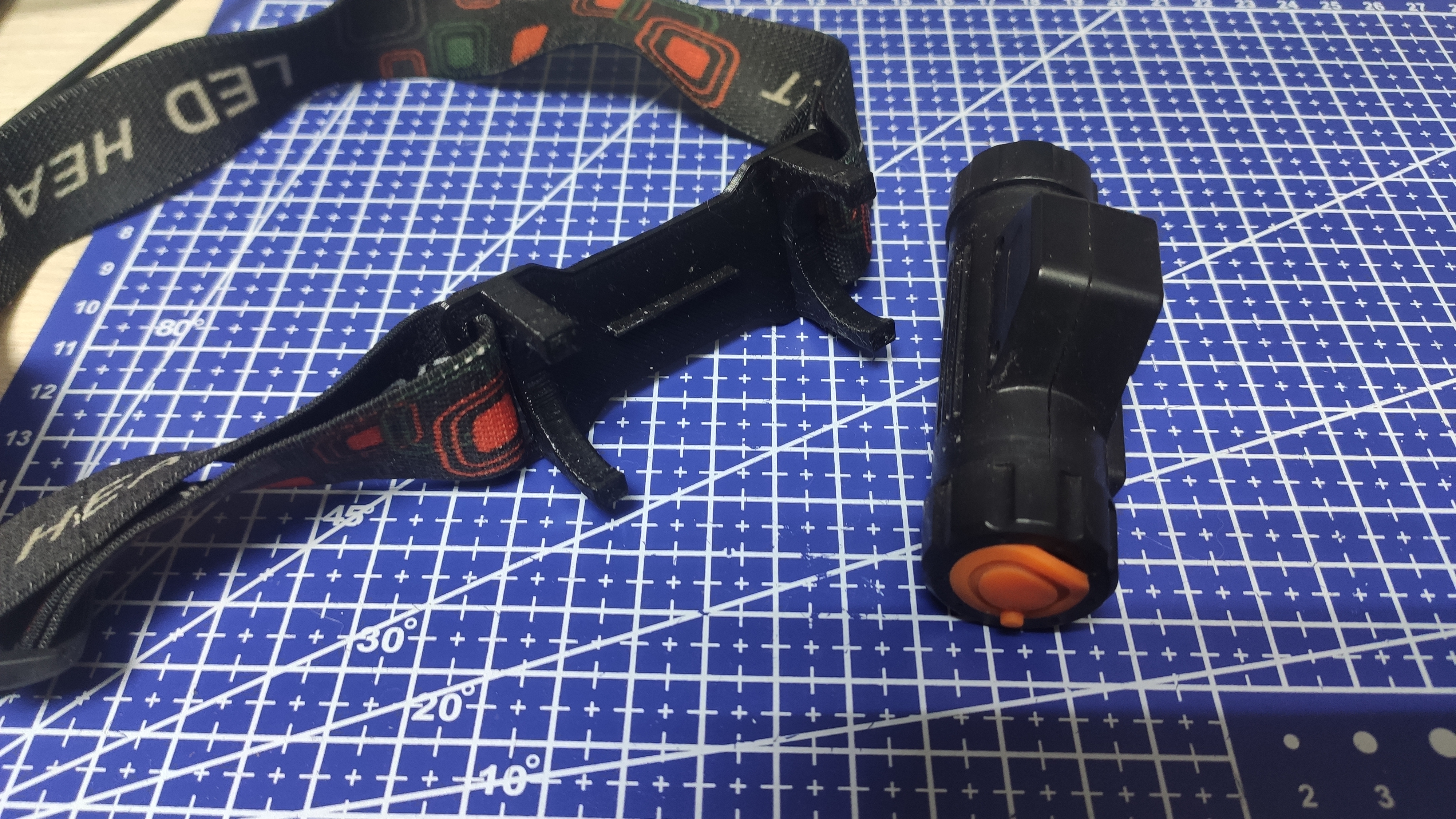 Kırık Fener Braketi (Plastik Aparattır!!!)