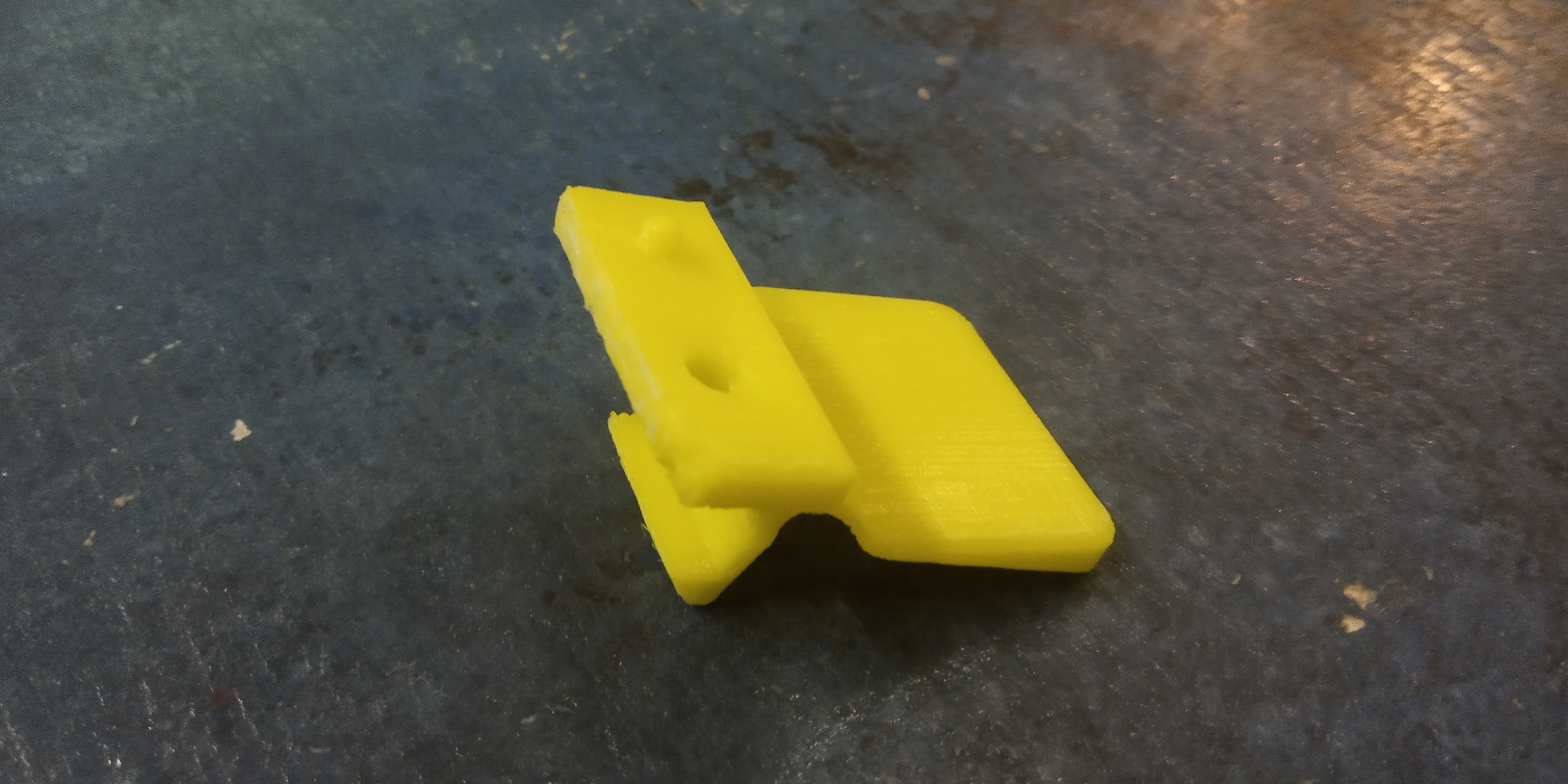 Kolçak için boks kolu MR233569 Lancer Cedia Mitsubishi (Plastik Aparattır!!!)