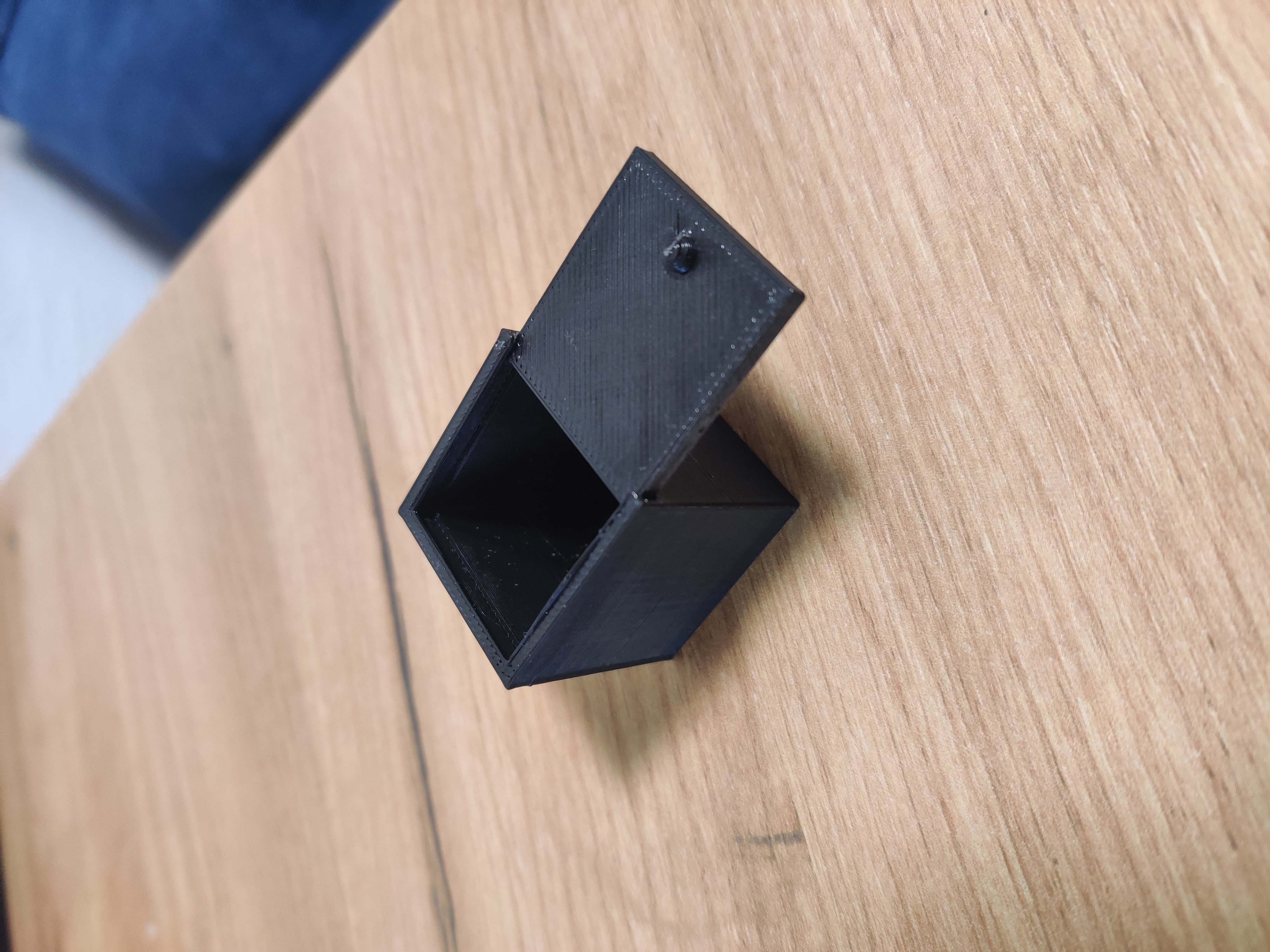 Kayan kapaklı mini kutu (Plastik Aparattır!!!)