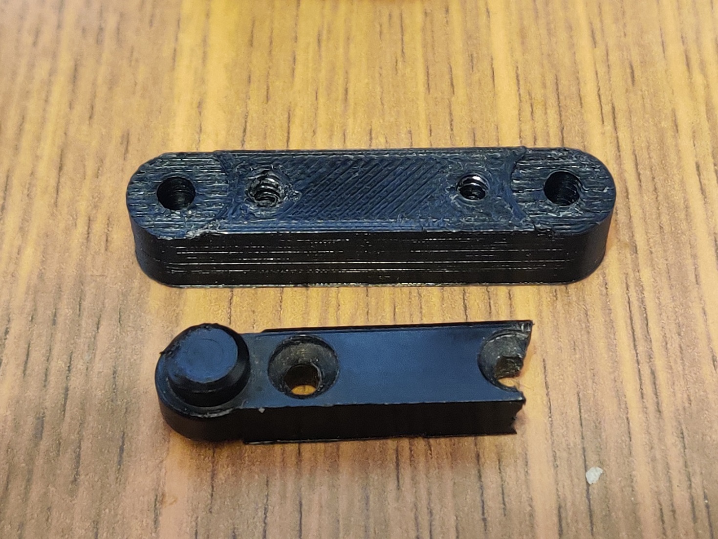 Kyosho Lazer 2000 ön süspansiyon eksenleri (Plastik Aparattır!!!)