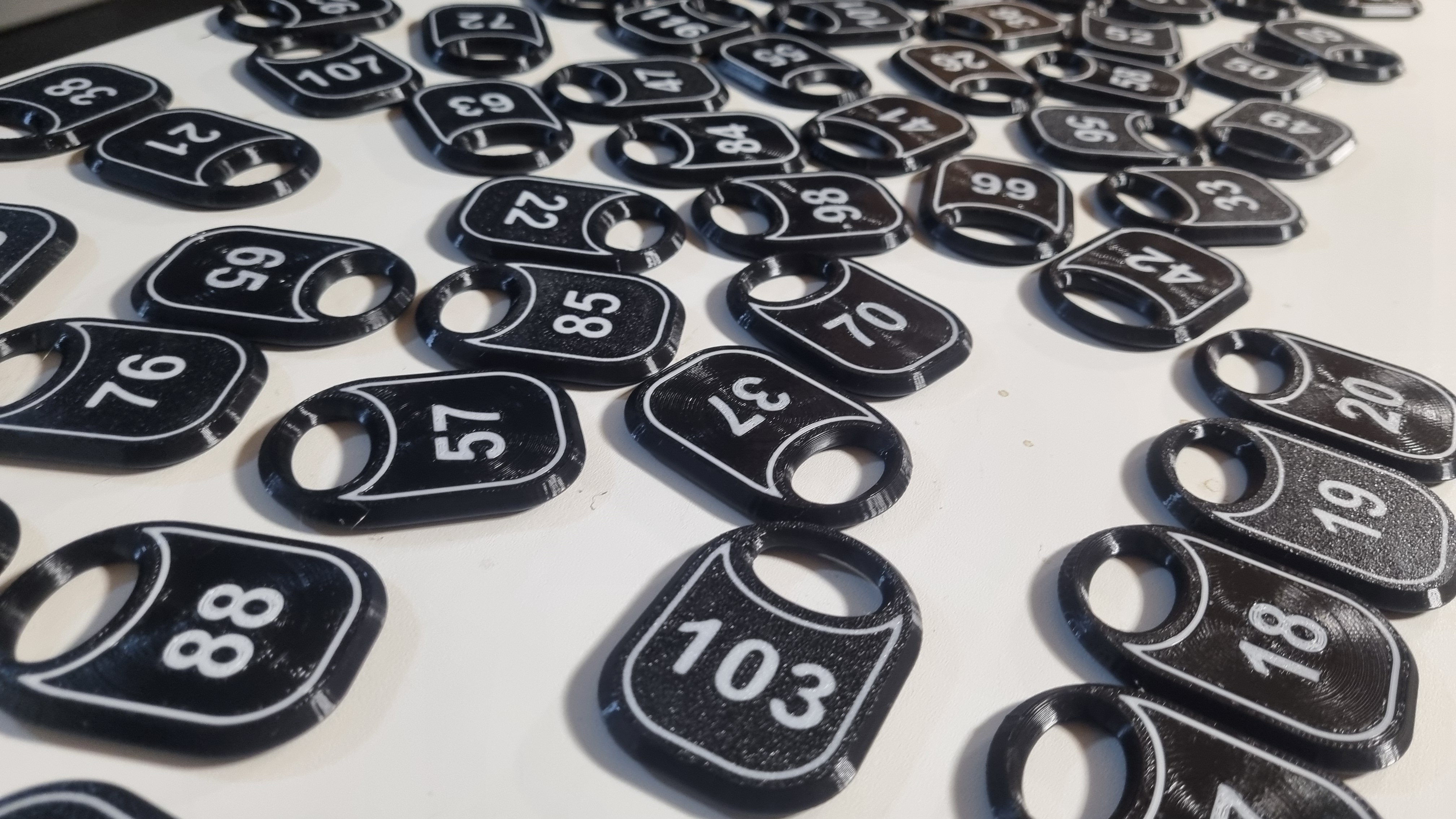 Gardırop için jeton (sayı). (Bambu stüdyosu için 1'den 200'e kadar sayılar) (Plastik Aparattır!!!)