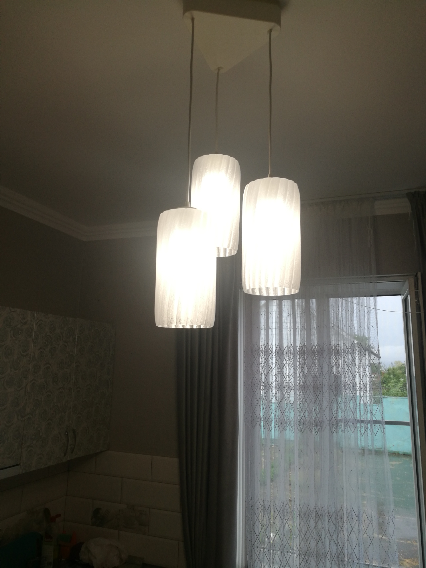 Üç lamba (Plastik Aparattır!!!)