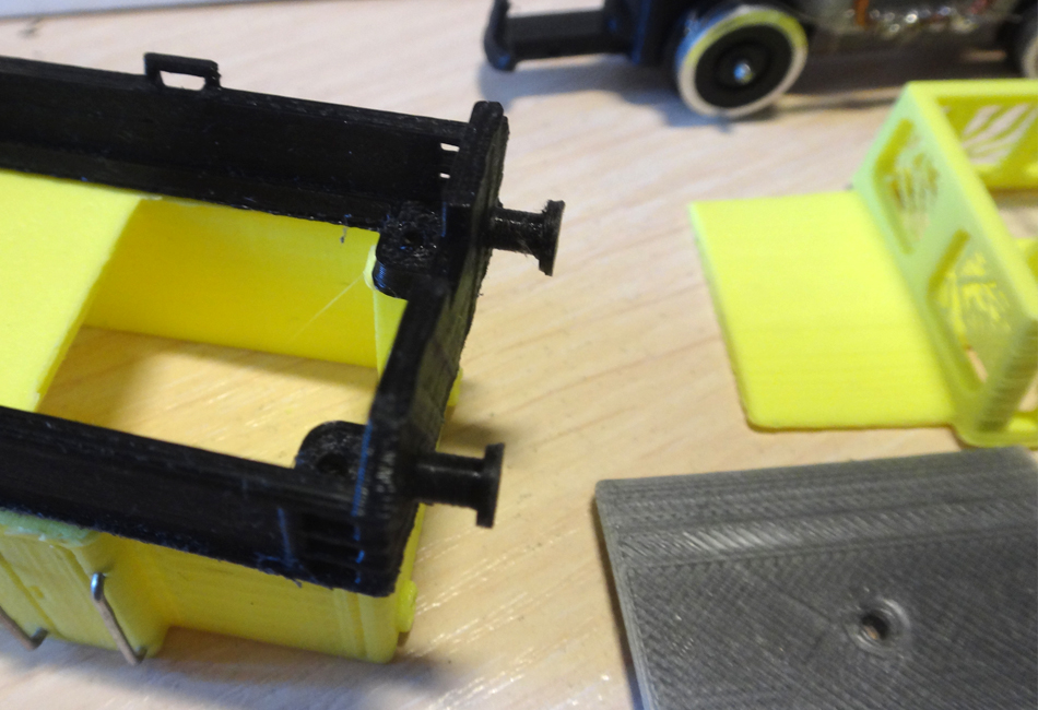 Oyuncak: Bir dizi demiryolu piko için manevra dizel lokomotif (Plastik Aparattır!!!)