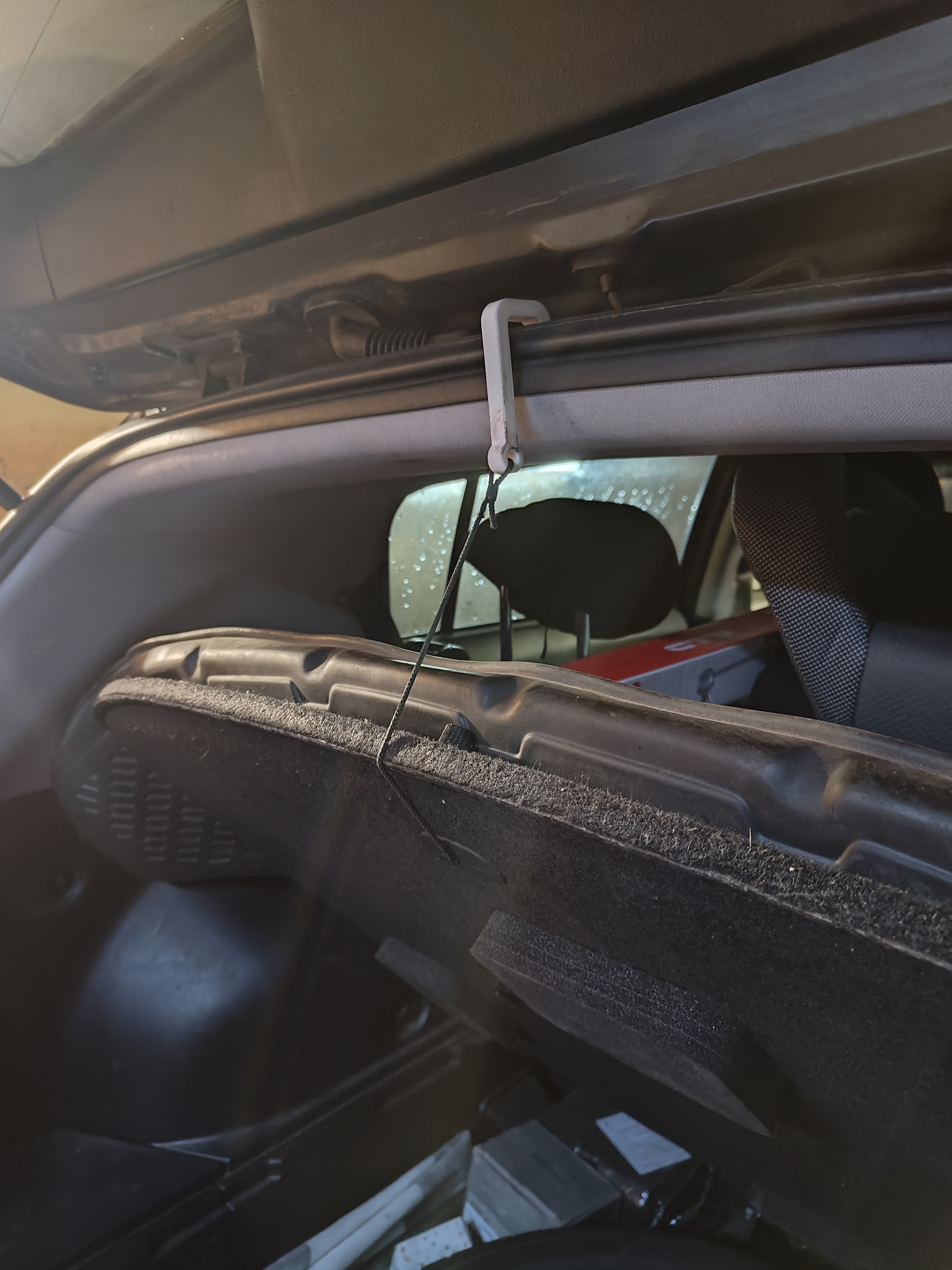 KIA Sportage 3'ün bagajına takın (Plastik Aparattır!!!)