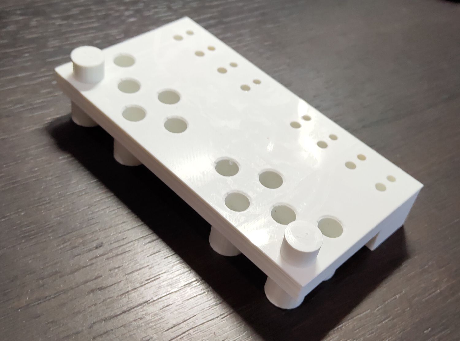 Mobilya Kulpları Delmek için İletken/Şablon. (Plastik Aparattır!!!)