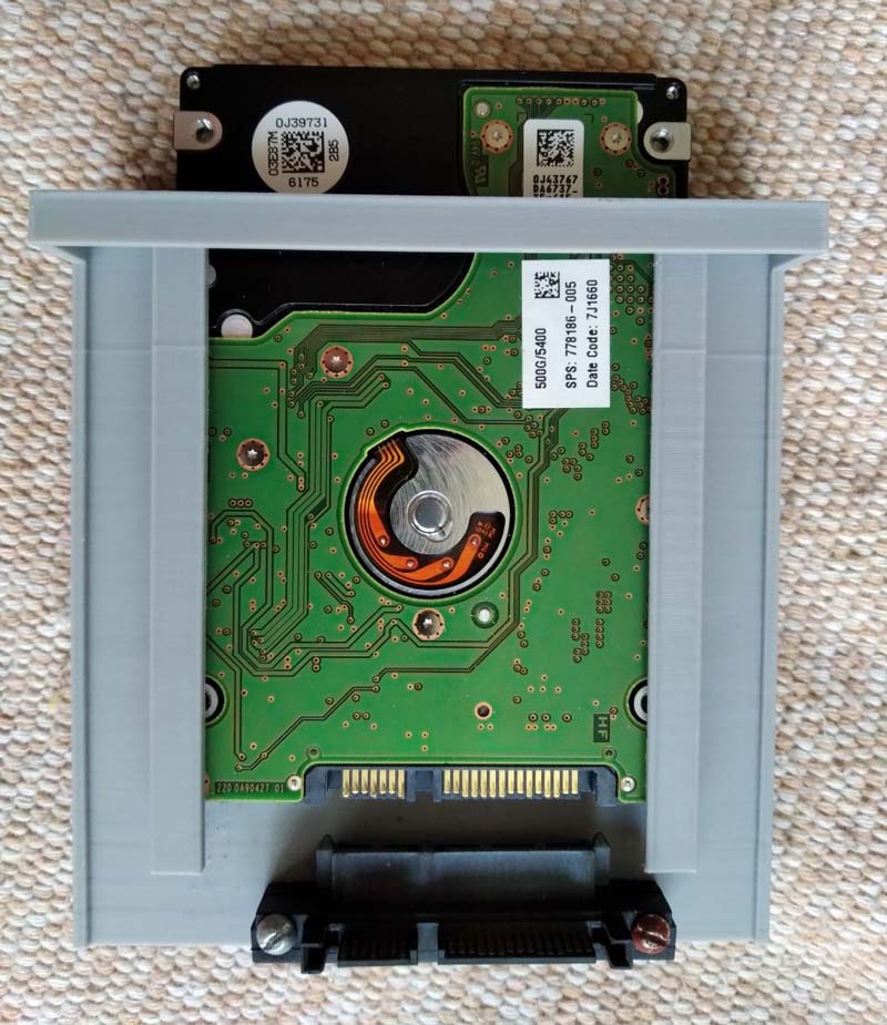 Ön panelde SSD/HDD Adaptörü 3.5 " (Plastik Aparattır!!!)