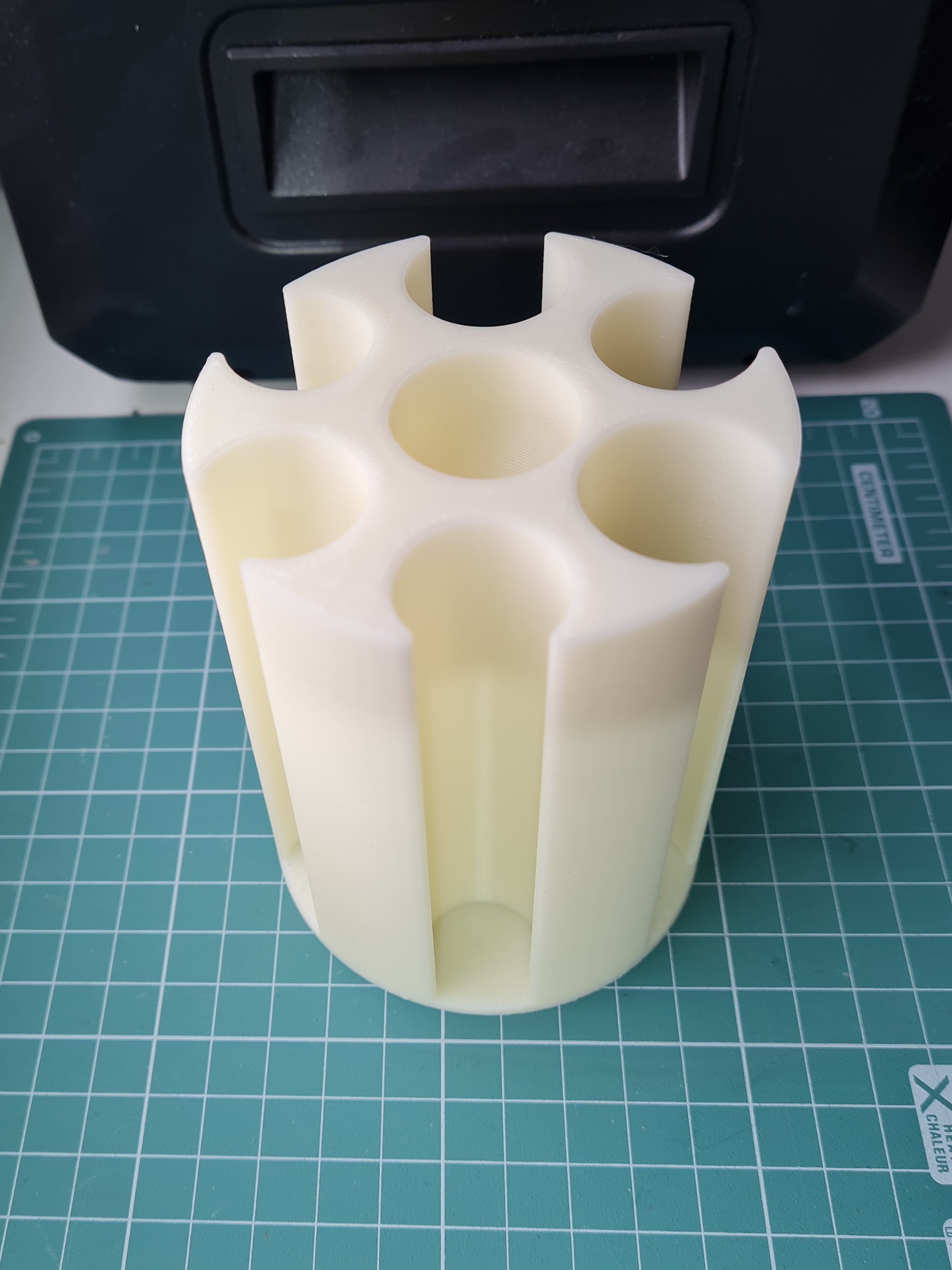 Monetnik. Parametrik model. (Plastik Aparattır!!!)