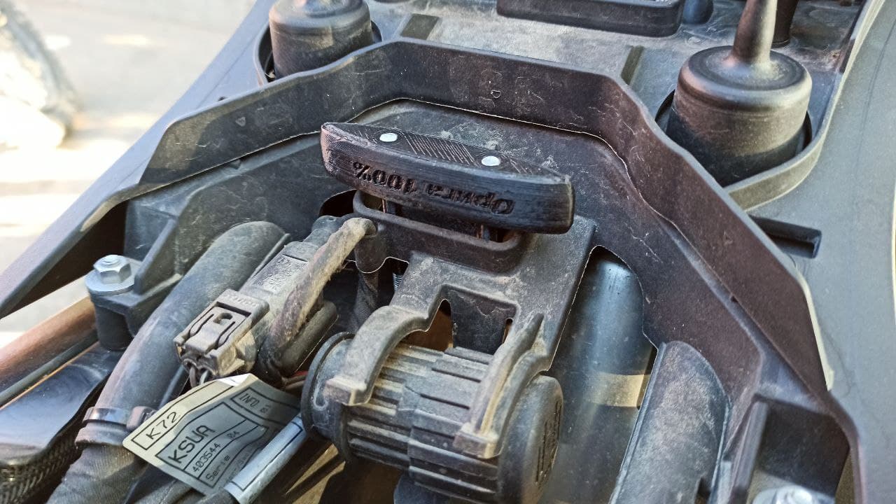 Arka şok emici BMW F800GS'yi ayarlamanın anahtarı. (Plastik Aparattır!!!)