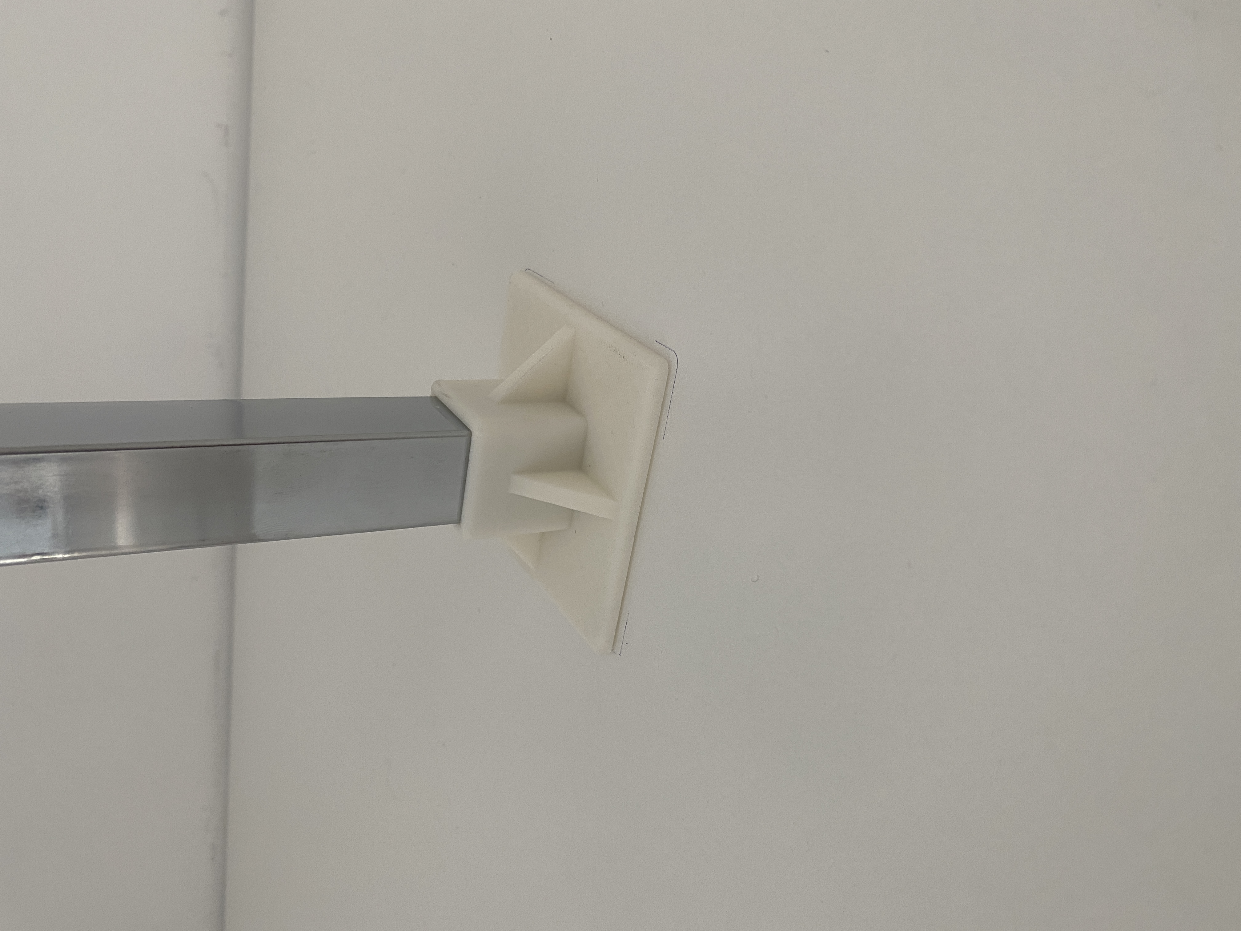 Bir kare krom borusu için bağlantı parçaları 25 x 25 (Plastik Aparattır!!!) Bir kare krom borusu için bağlantı parçaları 25 x 25 (Plastik Aparattır!!!)