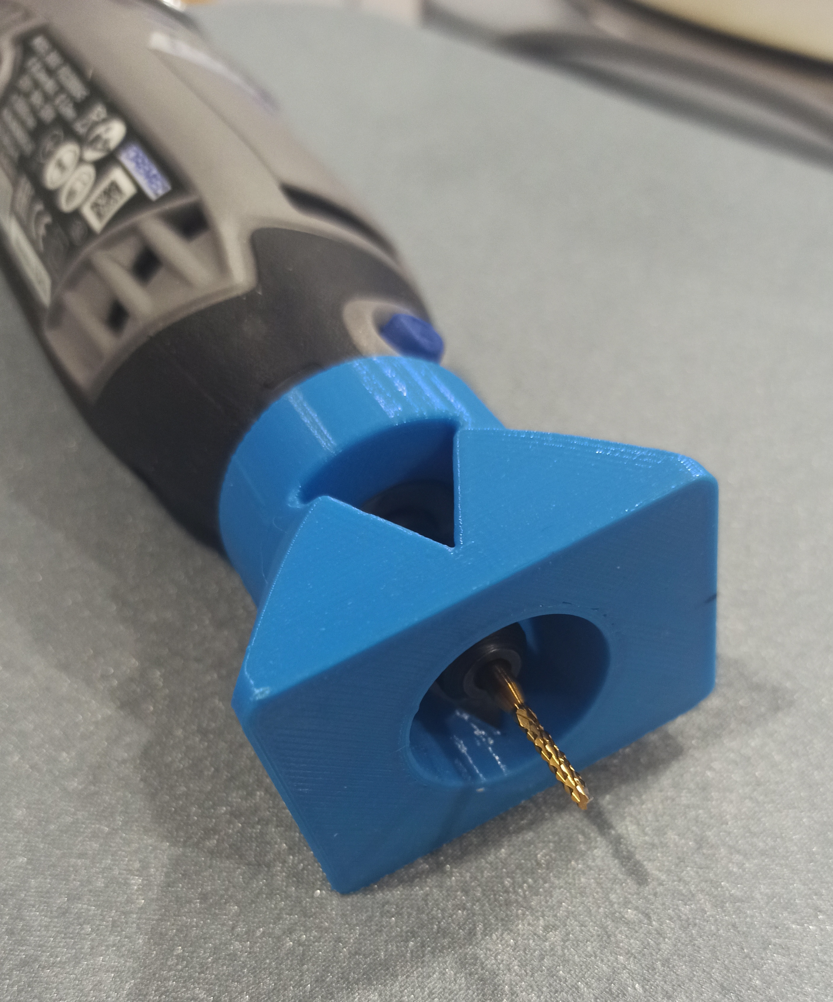 Dremel 3000, öğütme için kesim. (Plastik Aparattır!!!)