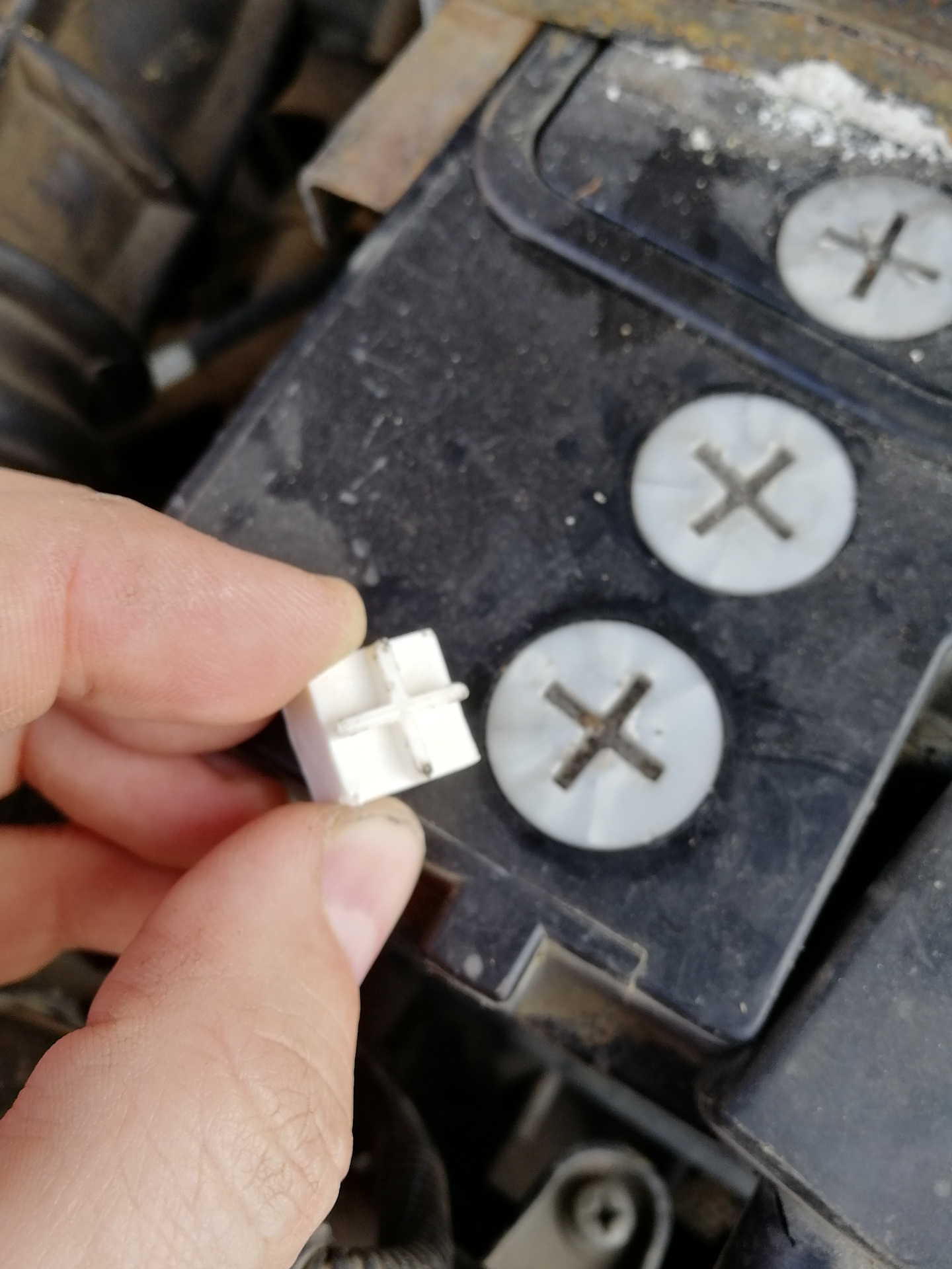 Akü çapraz fiş anahtarı (Plastik Aparattır!!!)