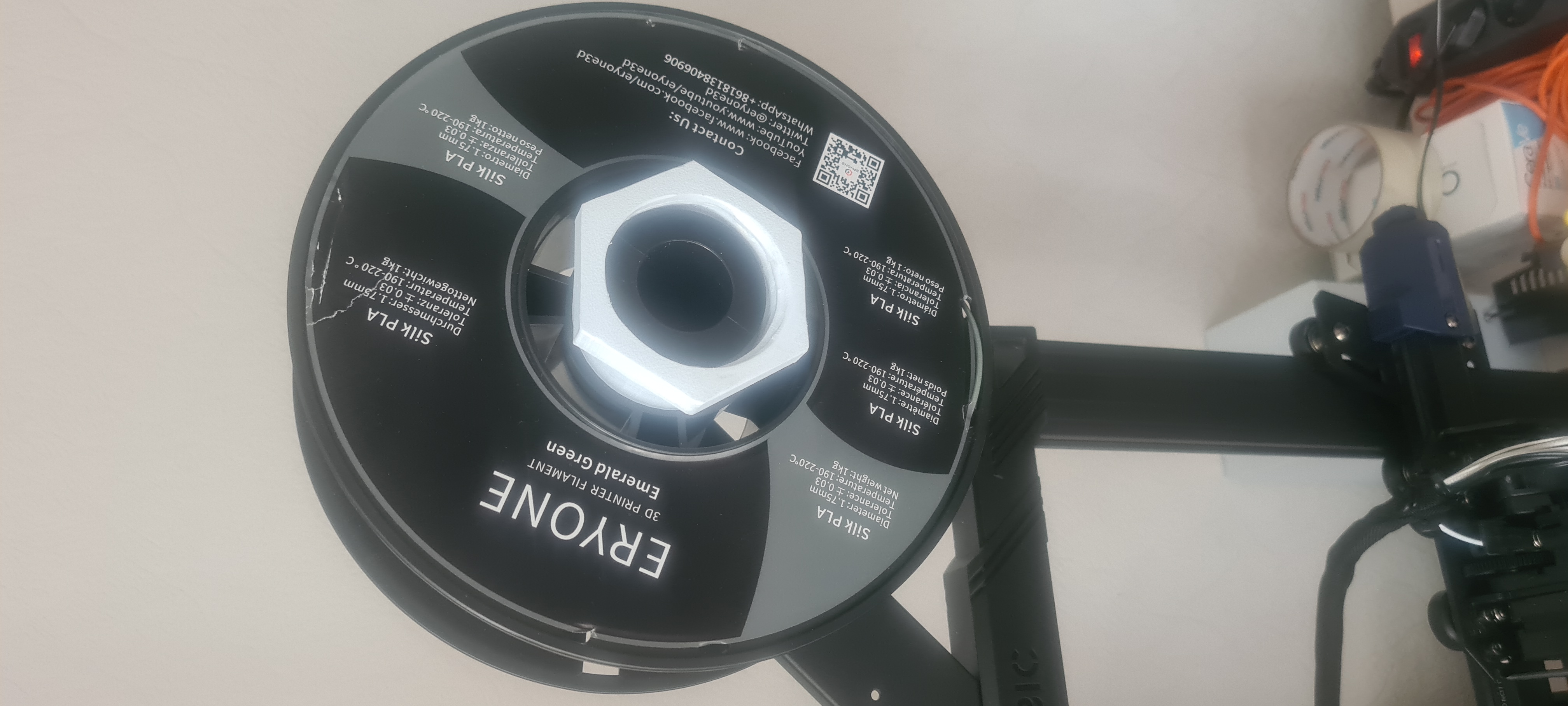 AnyCubic Cobra Neo'da Filament Bobinleri için Adaptör (Plastik Aparattır!!!) AnyCubic Cobra Neo'da Filament Bobinleri için Adaptör (Plastik Aparattır!!!)