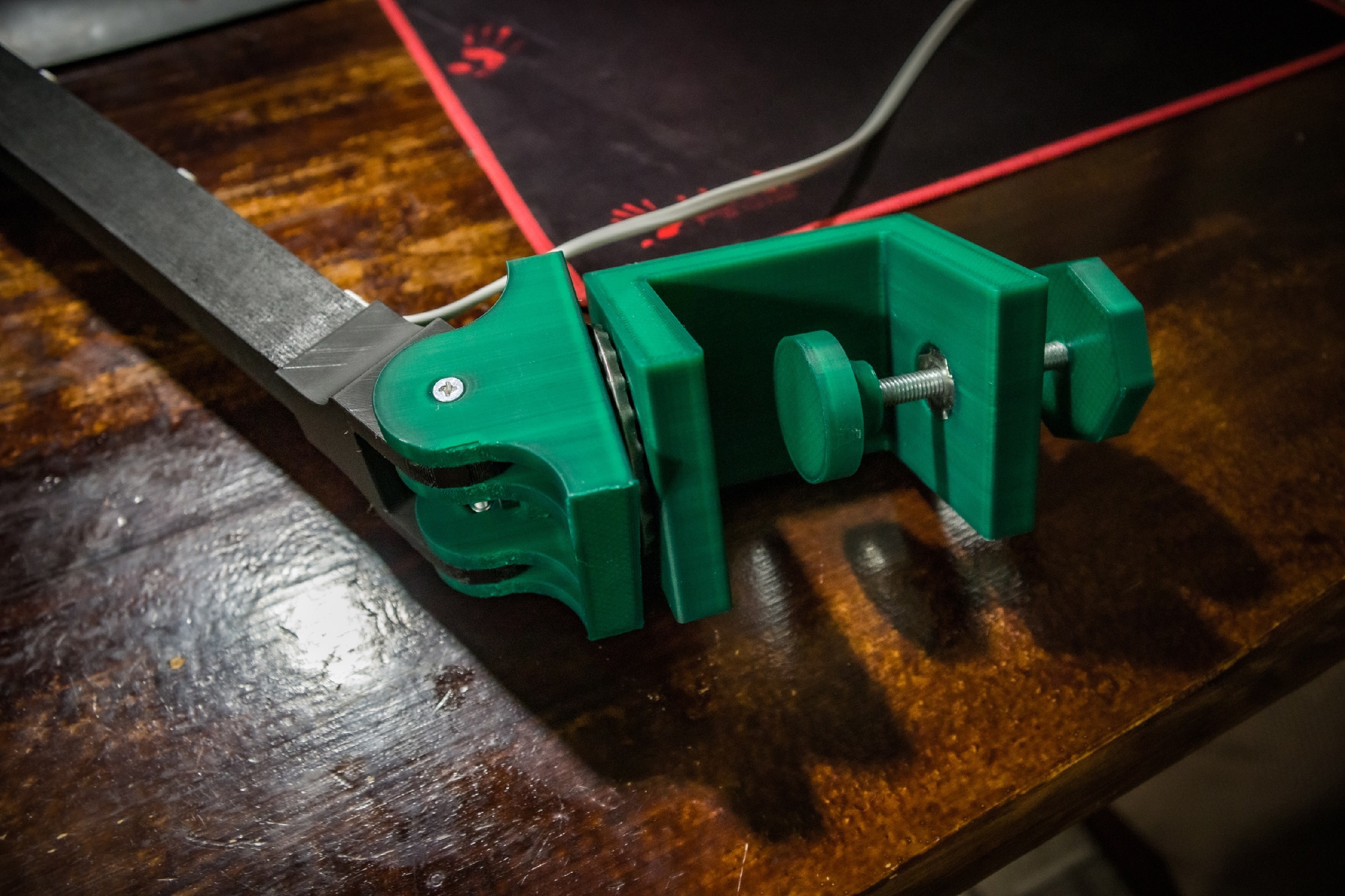 Kelepçeli tahta lambası (Plastik Aparattır!!!)