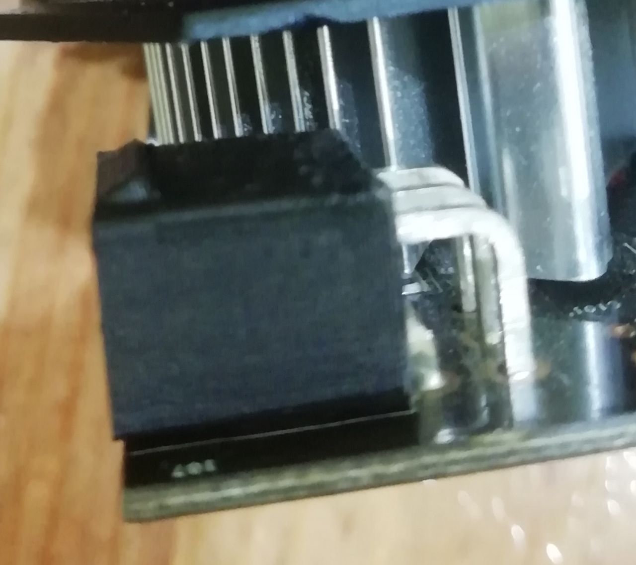 Bir video kartı için 6 pin pcie (Plastik Aparattır!!!)