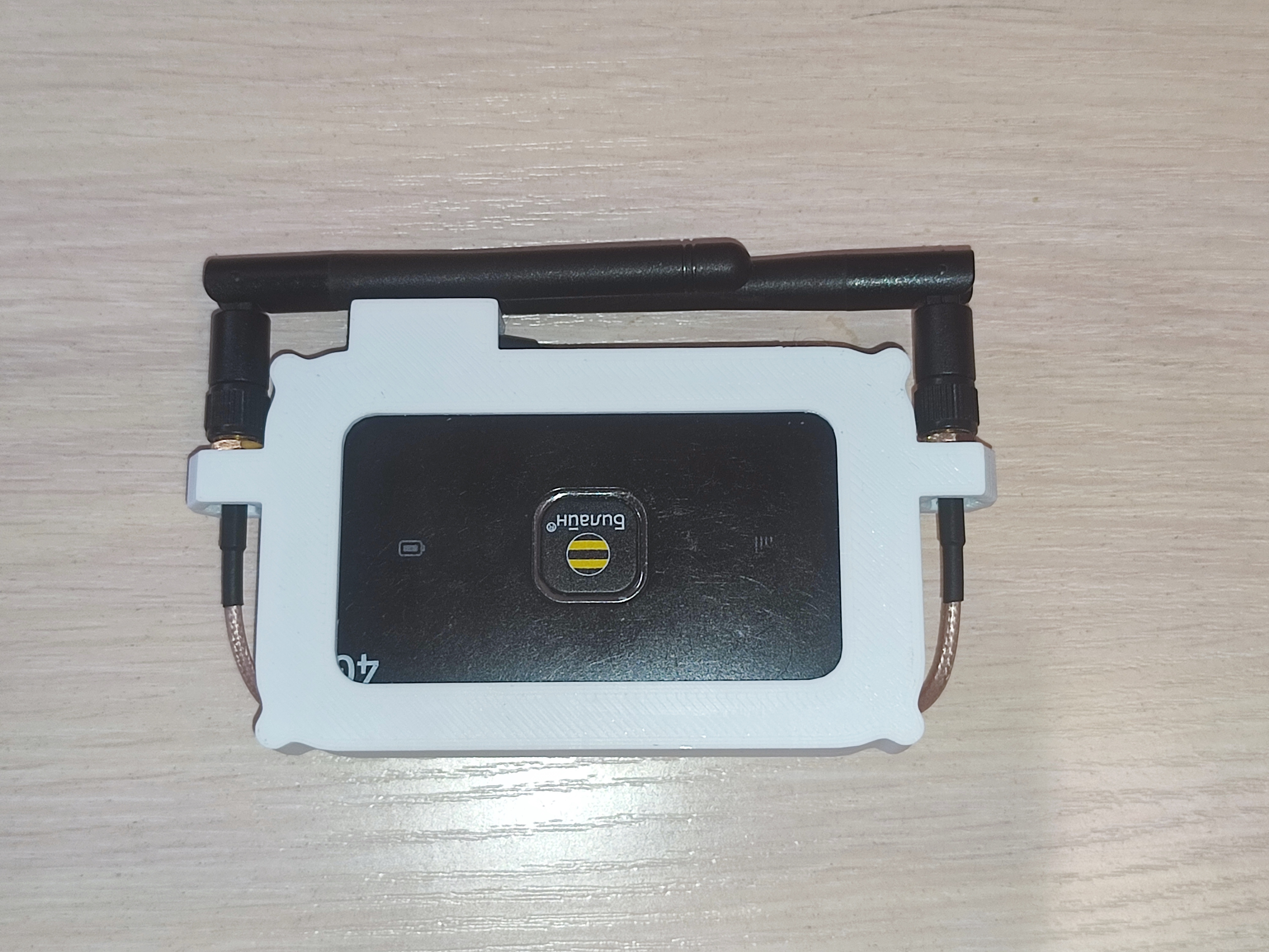 4g anten ile huawei e5573 kutusu (Plastik Aparattır!!!)