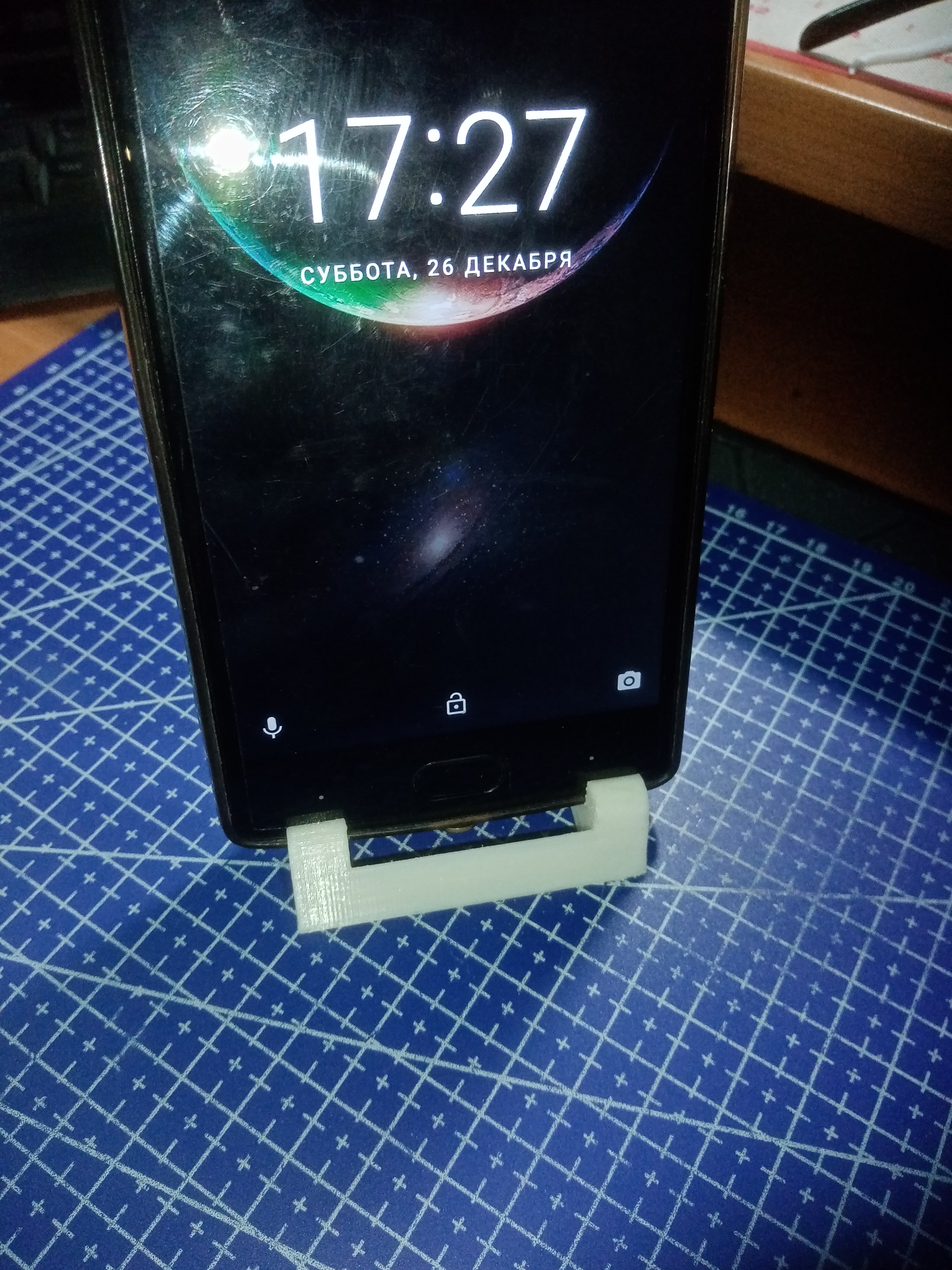Akıllı telefon standı. (Plastik Aparattır!!!)