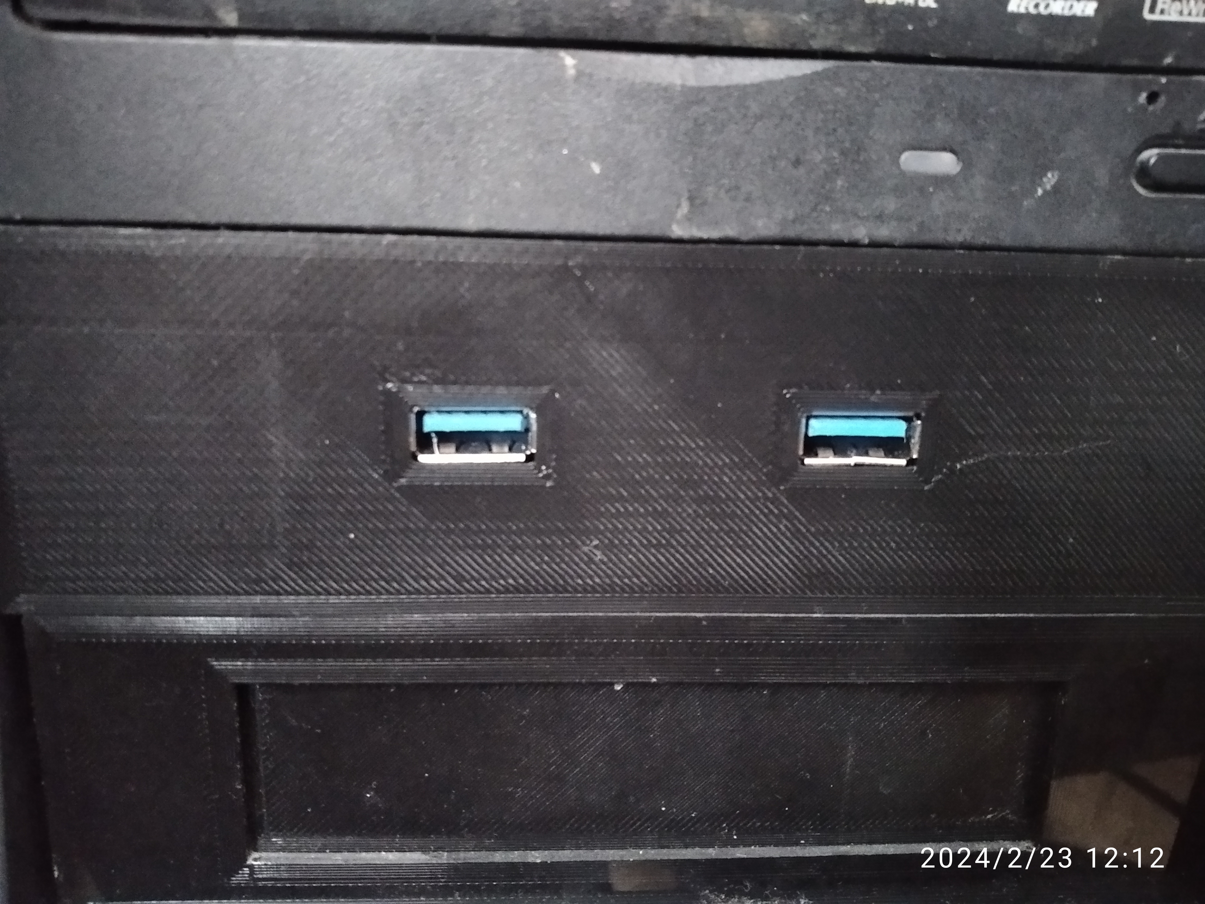 Bölmedeki USB çubuğu 5 inç (Plastik Aparattır!!!)