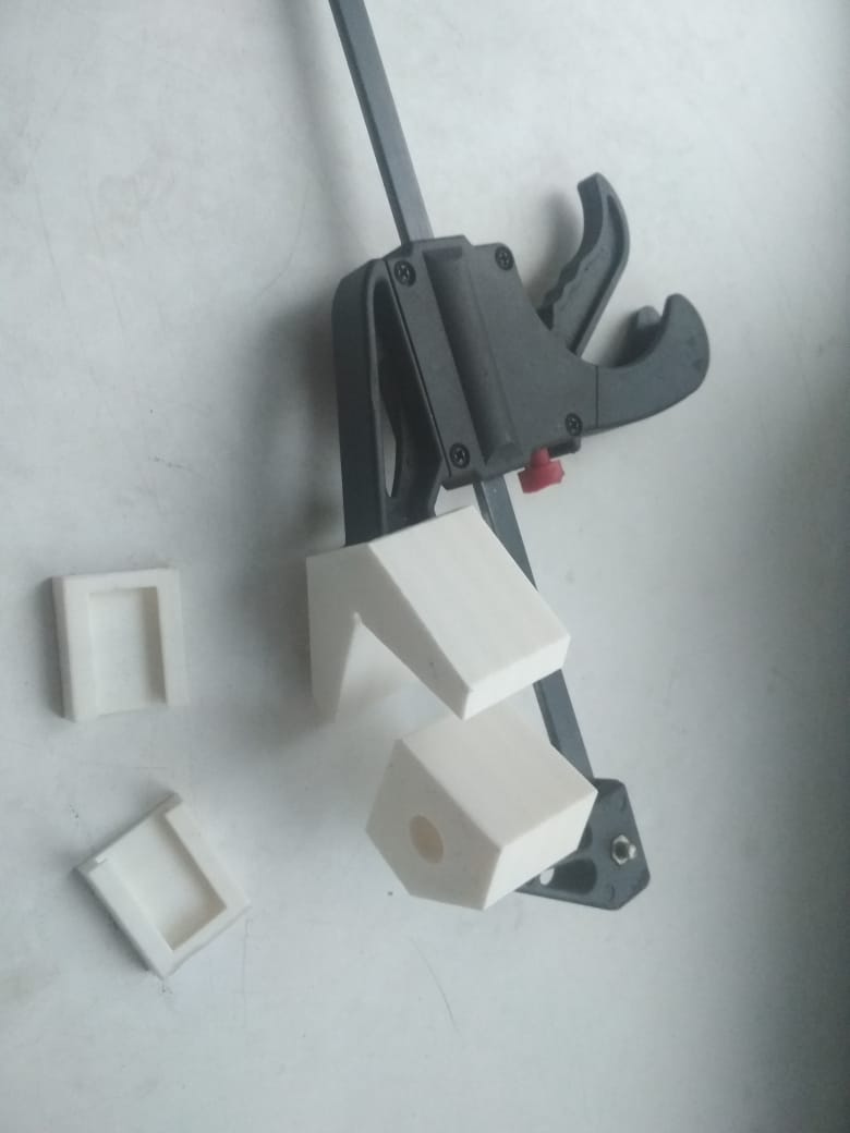 Köşe namlu nozulları iki seçenektir. Sıradan ve hafif. (Plastik Aparattır!!!)