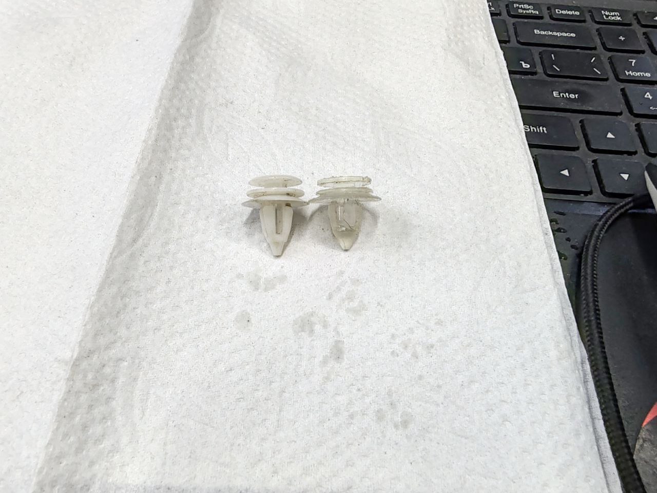 Kapı derisinin klibi (Plastik Aparattır!!!)