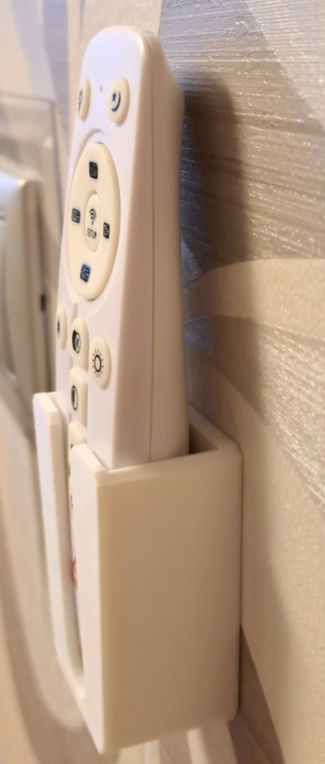 Avize için duvar tutucu (Plastik Aparattır!!!)