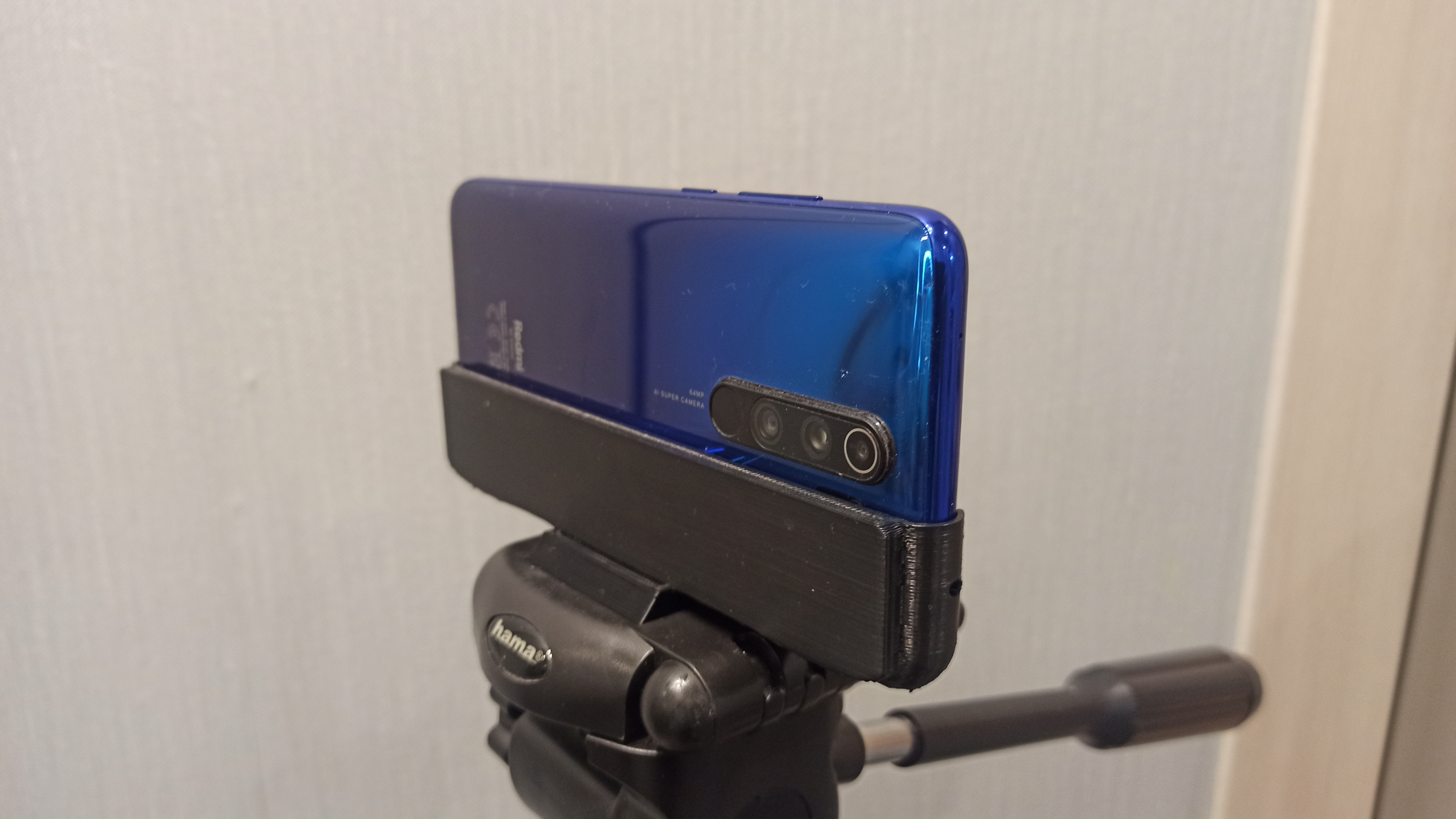 Xiaomi Redmi Note 8 Pro için bir tripod (Plastik Aparattır!!!)