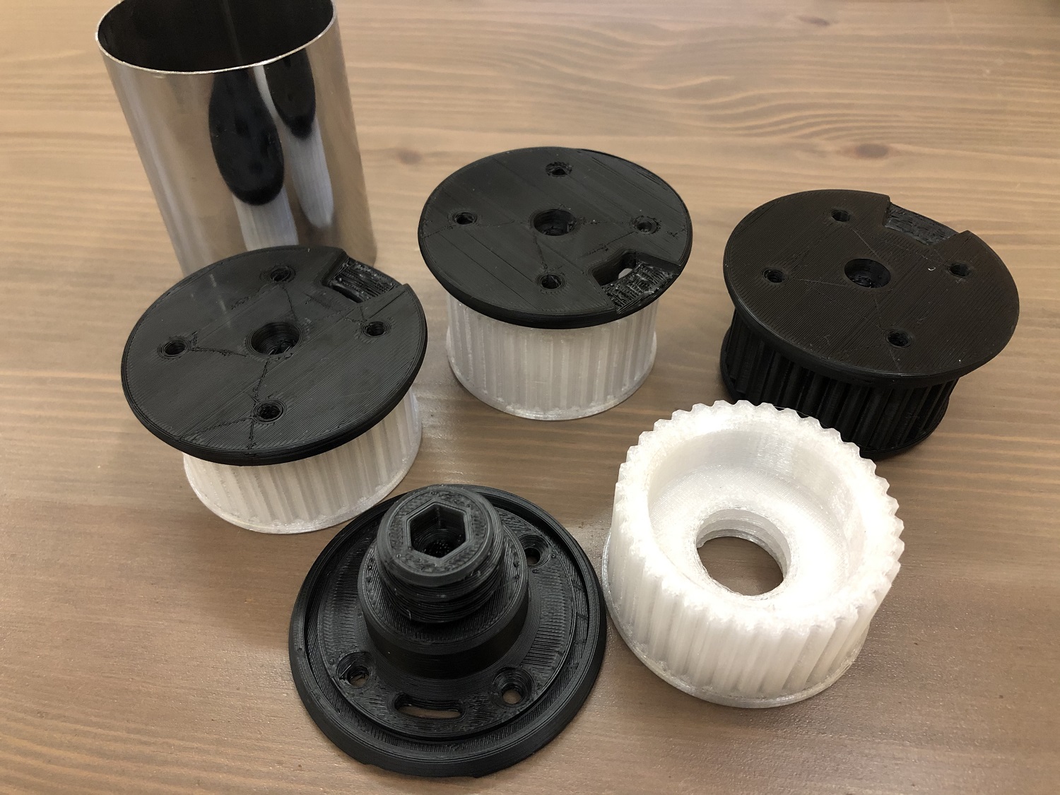 60mm, 33mm yüksekliğinde bir krom boru için mobilya desteği (Plastik Aparattır!!!) 60mm, 33mm yüksekliğinde bir krom boru için mobilya desteği (Plastik Aparattır!!!)