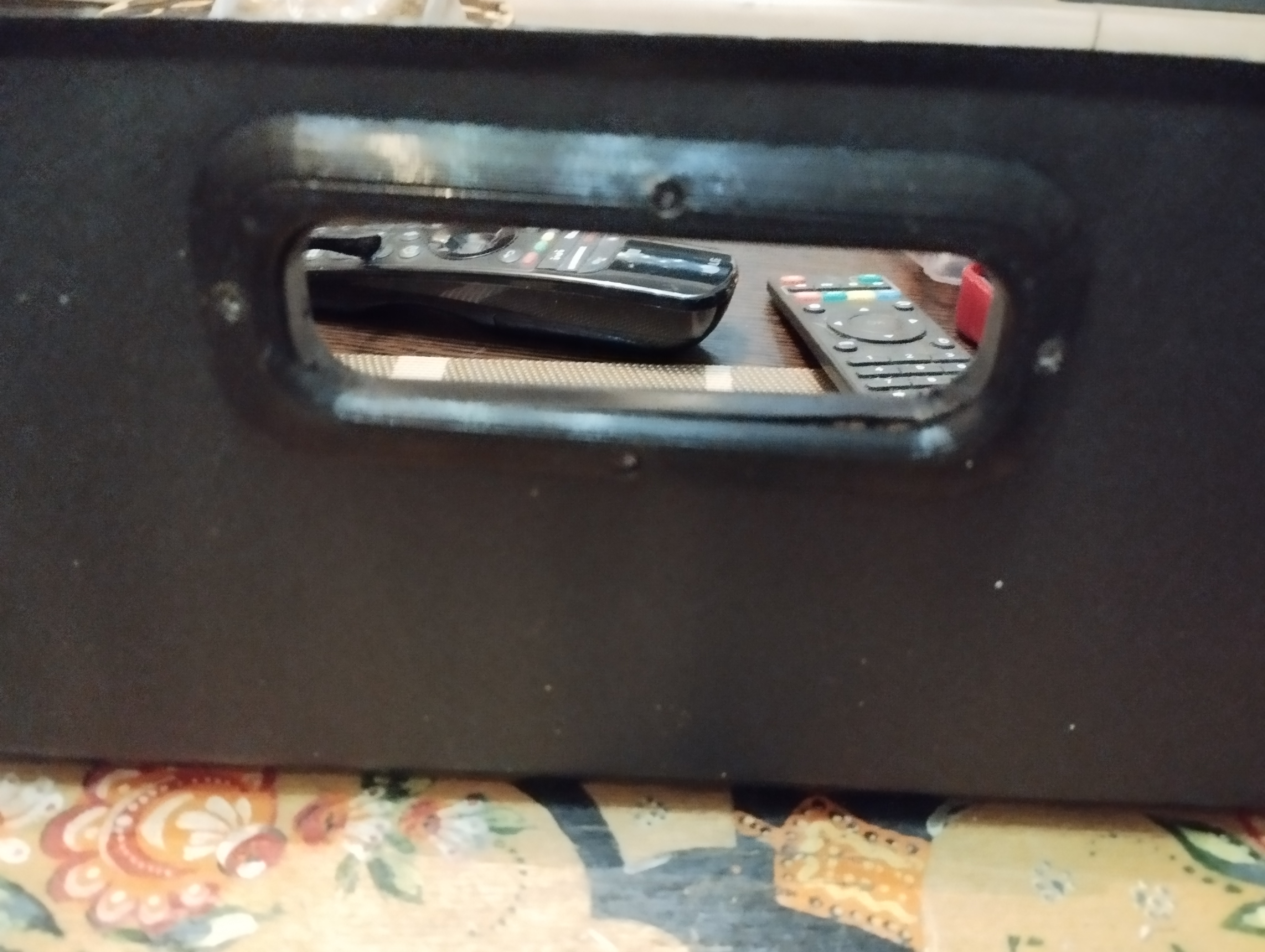 RAV4'teki bagaj kolu (Plastik Aparattır!!!)