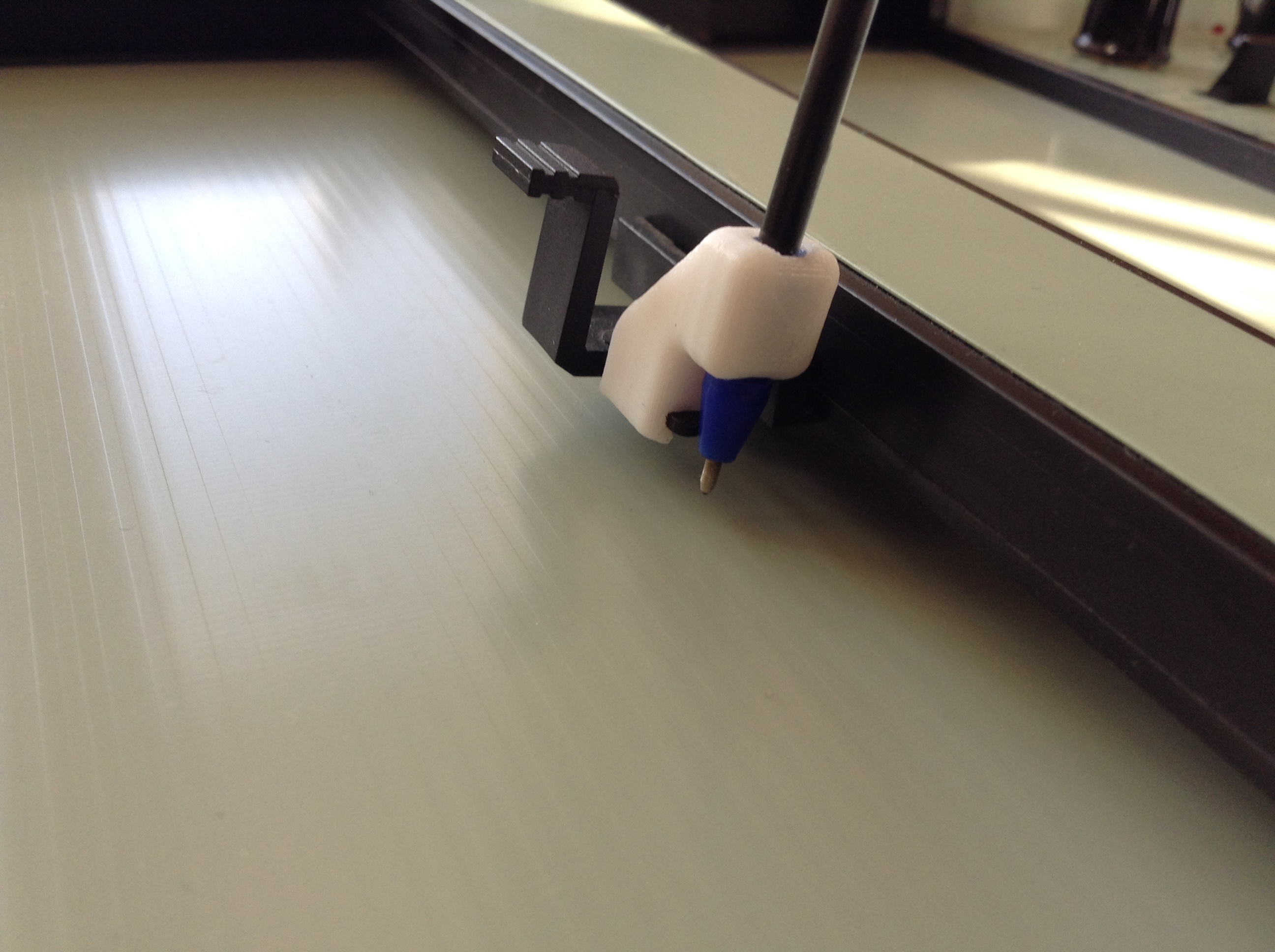 Mandrel, çubuğu Brül & Kjaer cihazlarının alt bölümlerindeki BIC sapından sabitlemek için. (Plastik Aparattır!!!)