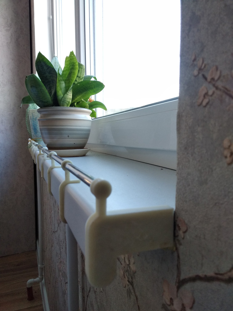 Pencere için çit. Saksıların bir kediyi düşürmesini korumak. (Plastik Aparattır!!!)