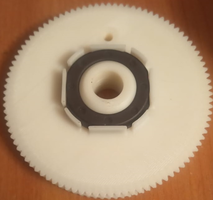 Audi Q7 kapıcılarının trapezoidinin dişlisi (Plastik Aparattır!!!)