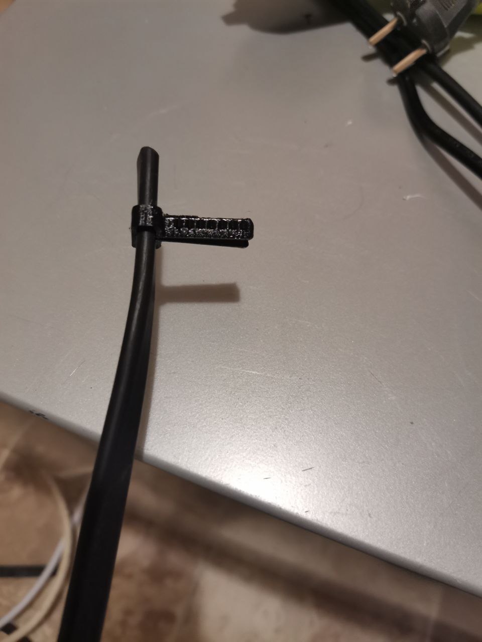 Düz bir tel 3x2.5 için dubel-homut (6mm) (Plastik Aparattır!!!)