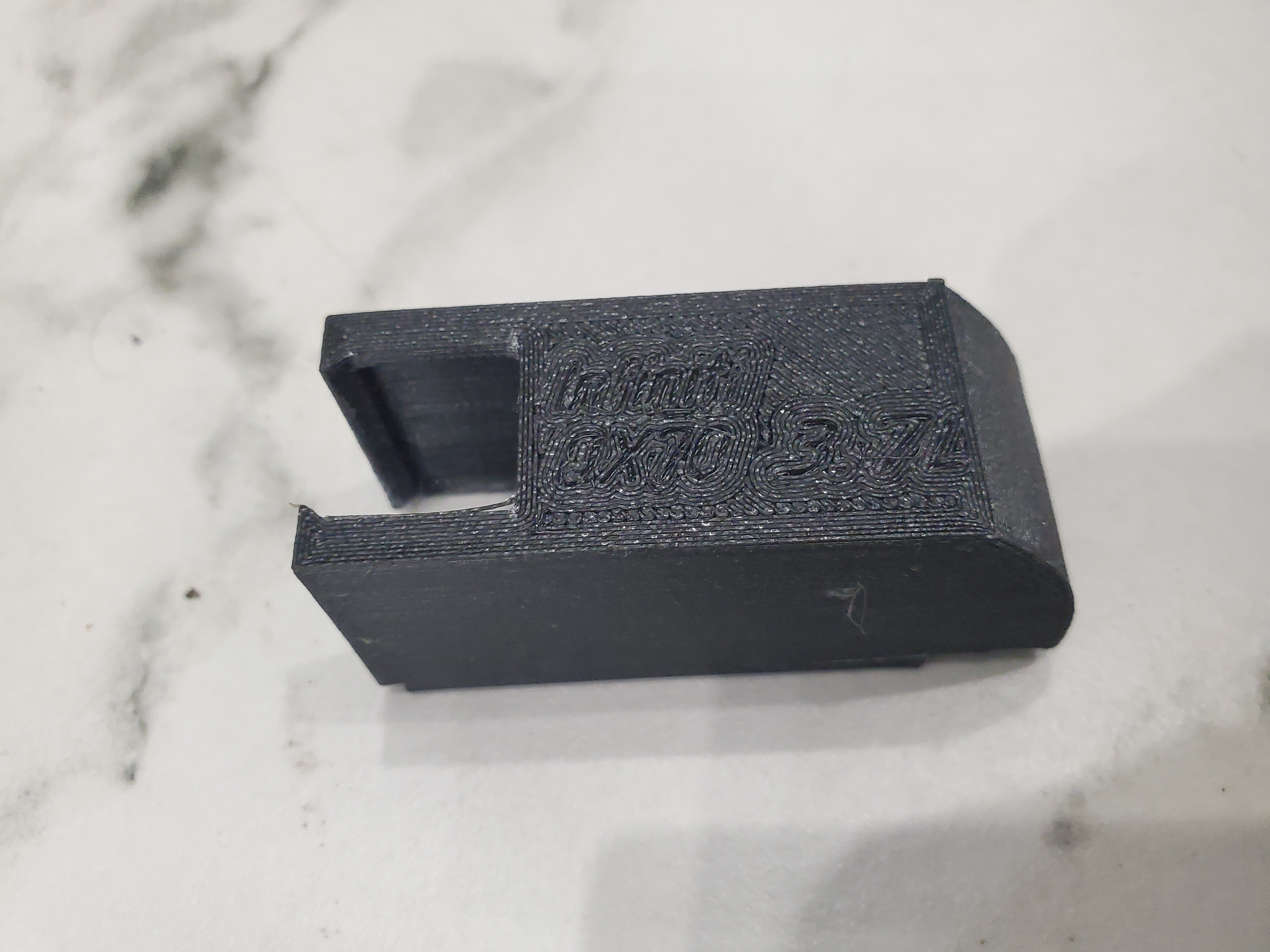 Arka silecek cıvatasının kapağı infiniti qx70 fx35 (Plastik Aparattır!!!)