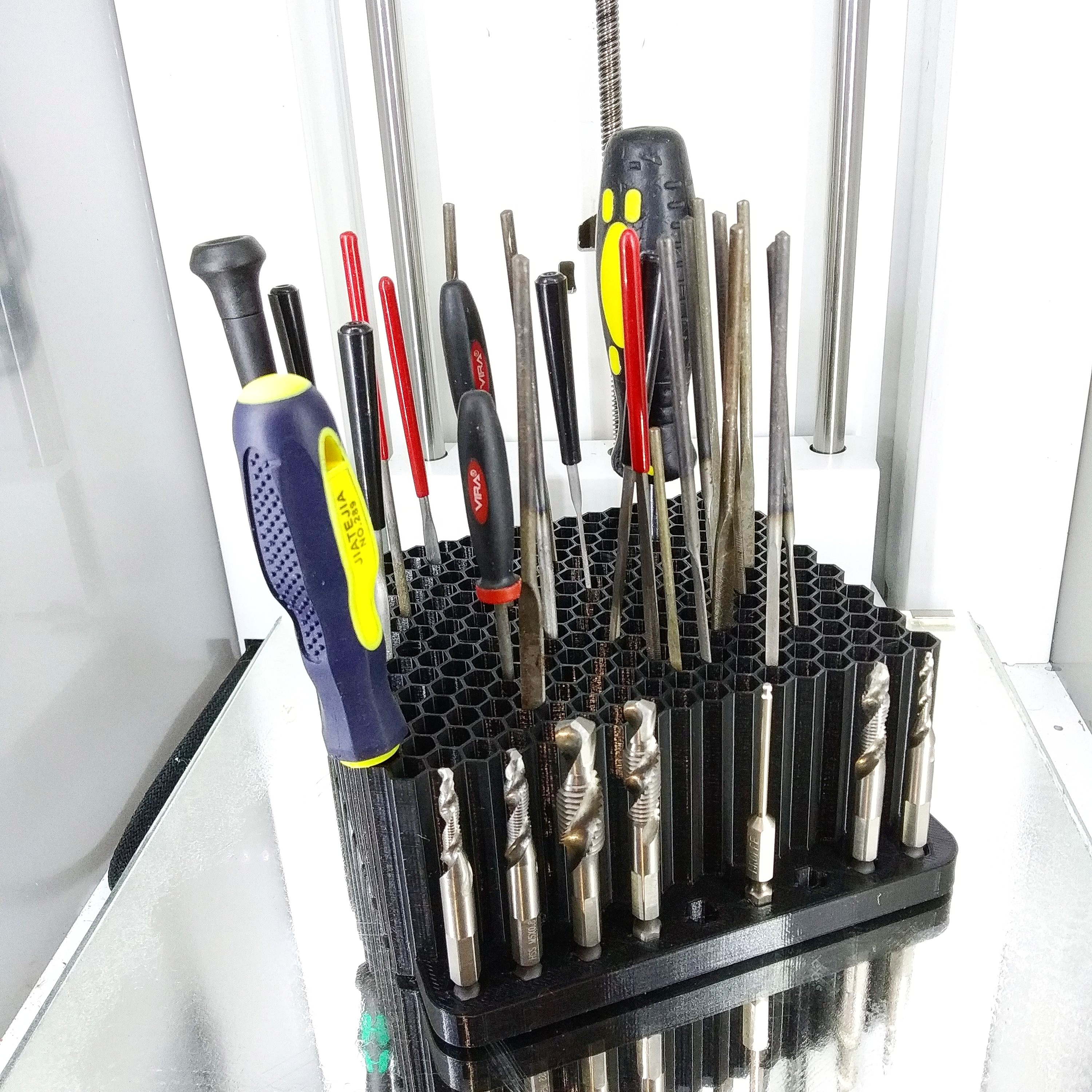 Dosyalar ve tornavidalar için stand (Plastik Aparattır!!!)