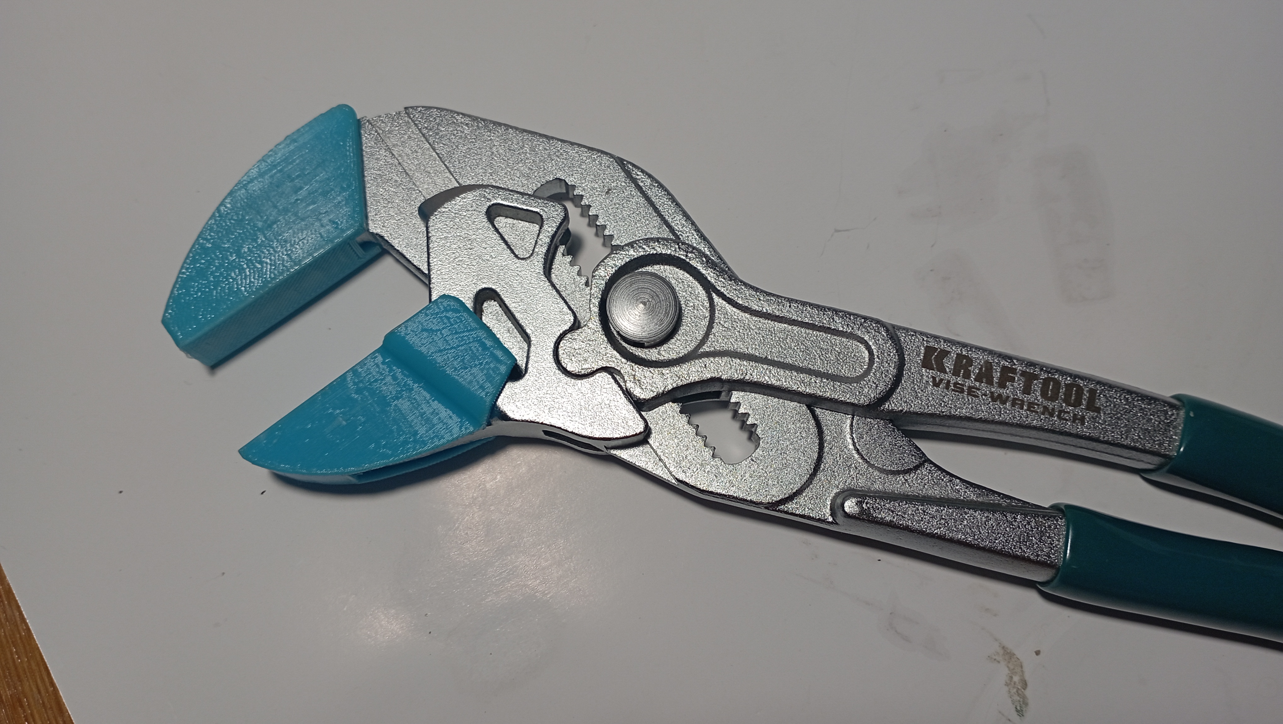 Yetişkin keneleri için koruyucu süngerler kraftool vise-wrench 22065 (Plastik Aparattır!!!) Yetişkin keneleri için koruyucu süngerler kraftool vise-wrench 22065 (Plastik Aparattır!!!)