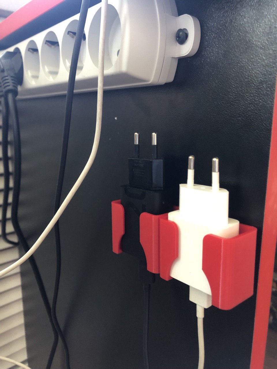 Şarj cihazı (Plastik Aparattır!!!)