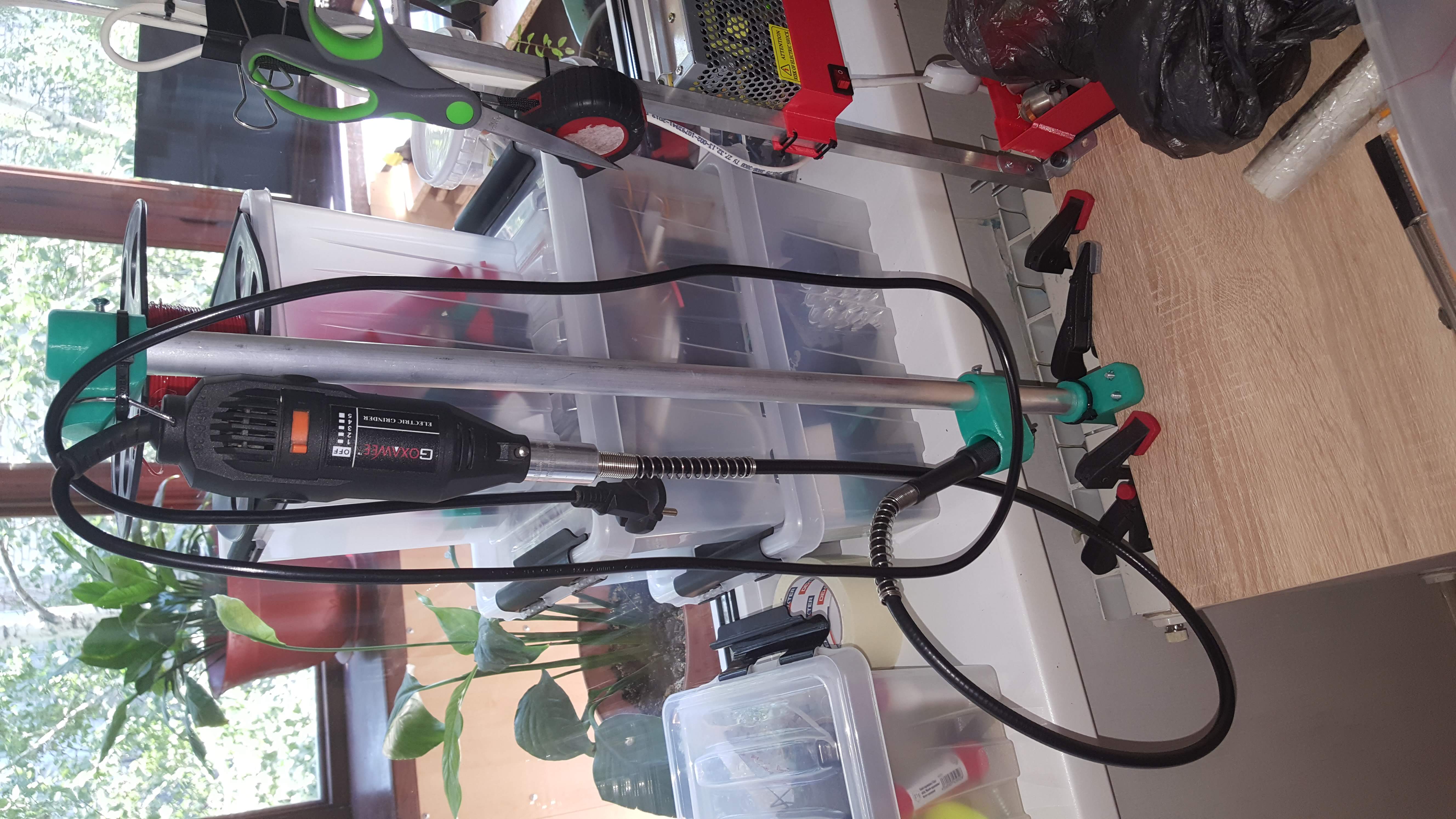 Dremel'in altında yıldız (Plastik Aparattır!!!)