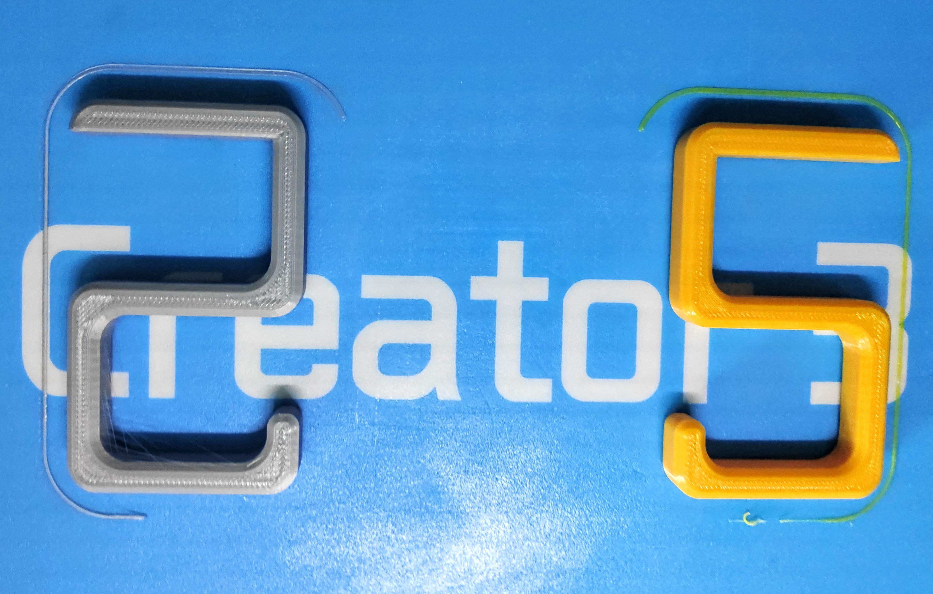 Masanın kenarındaki çantalar için çanta (Plastik Aparattır!!!)